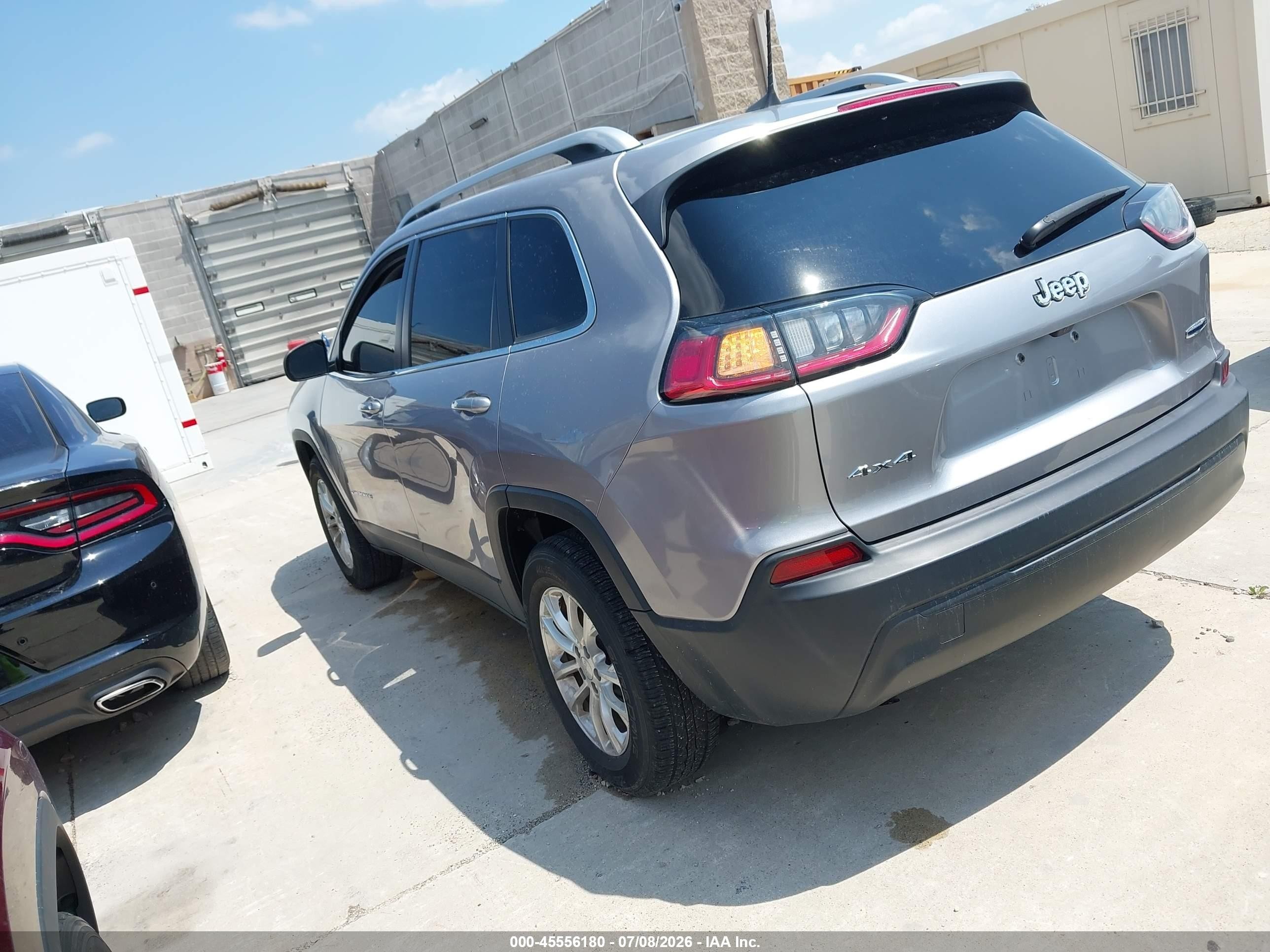 2019 Jeep Cherokee VIN 1C4PJMCB3KD250411 IAAI salvage auction — Normal Wear, Sf97 (Wisconsin), sold $8,900 on 2026-09-16 (photo 3)