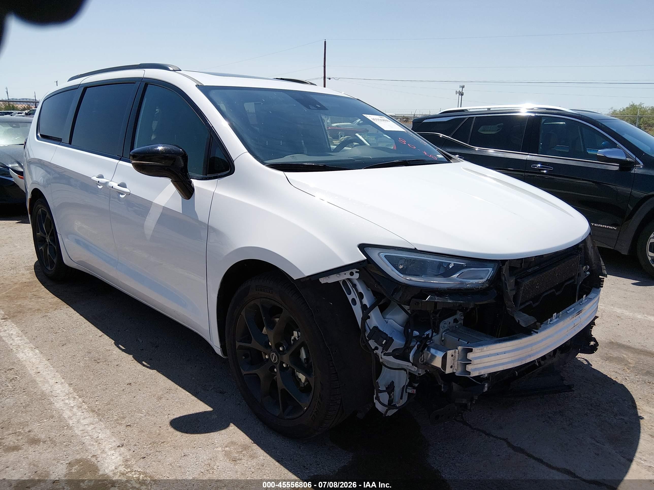 2025 Chrysler Pacifica VIN 2C4RC1GG8SR548778 — IAAI salvage auction photo