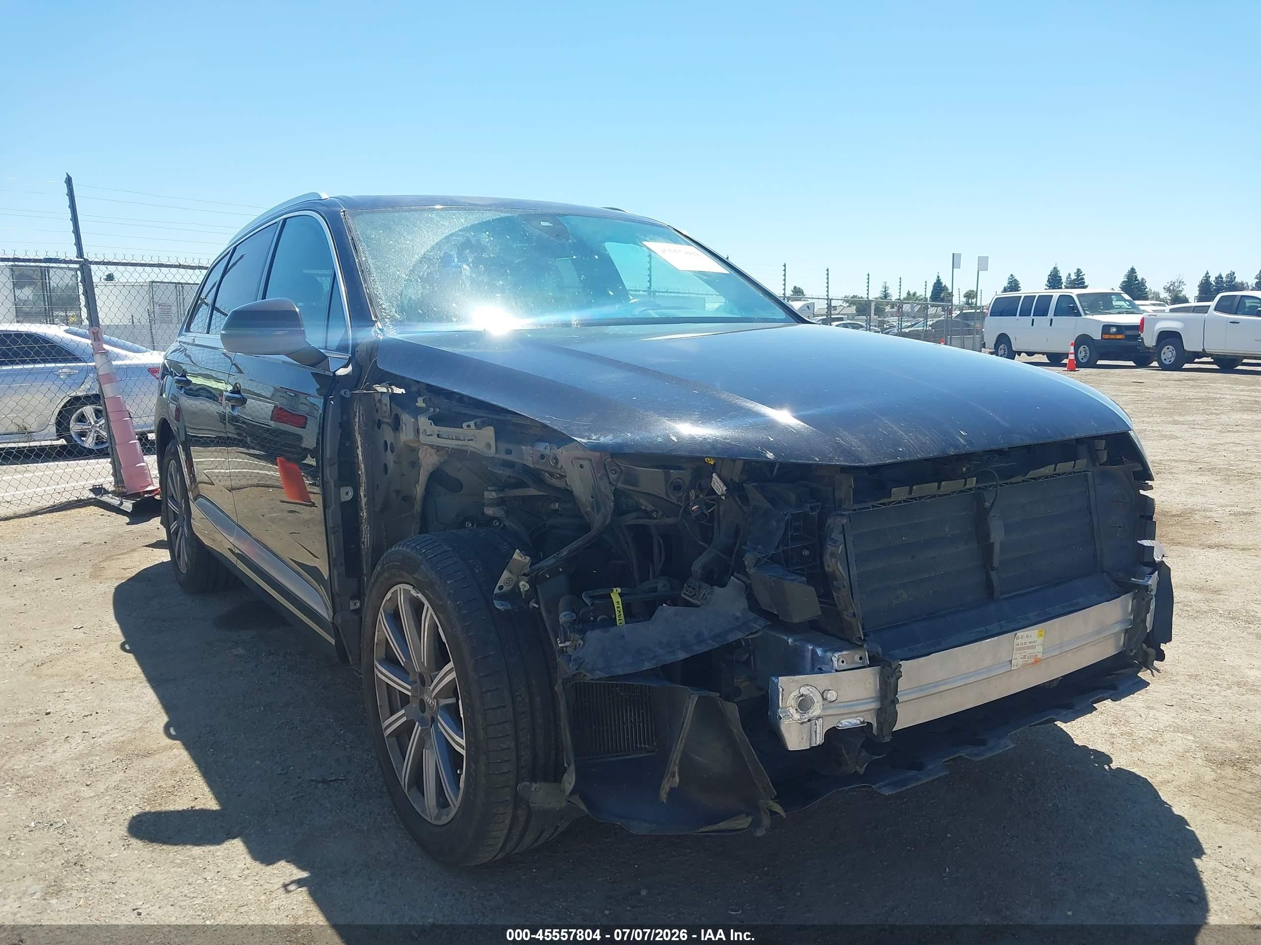 2019 Audi Q7 VIN WA1LAAF79KD038918 — IAAI salvage auction photo