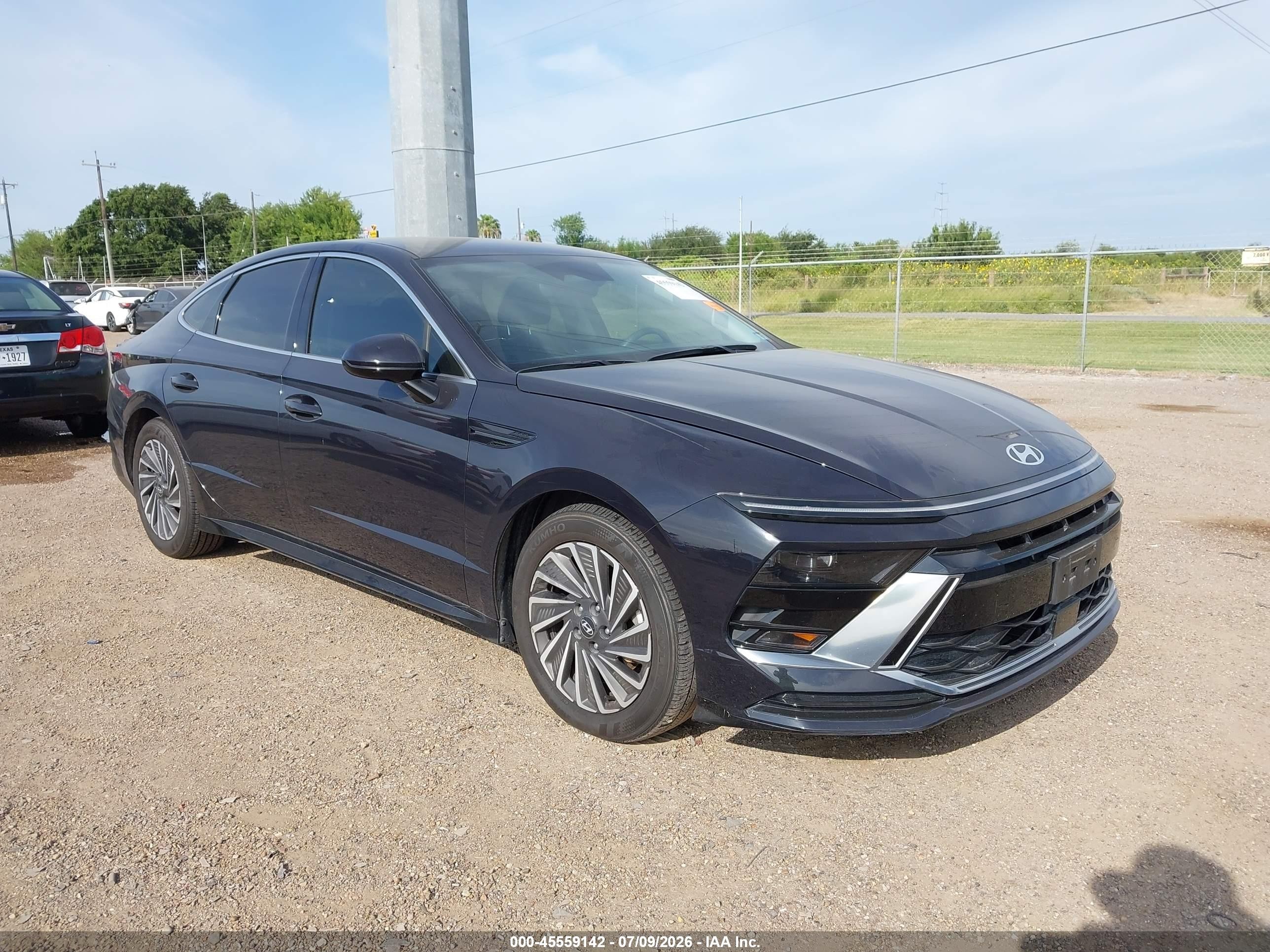 2025 Hyundai Sonata Hybrid VIN KMHL34JJ0SA130887 — IAAI salvage auction photo