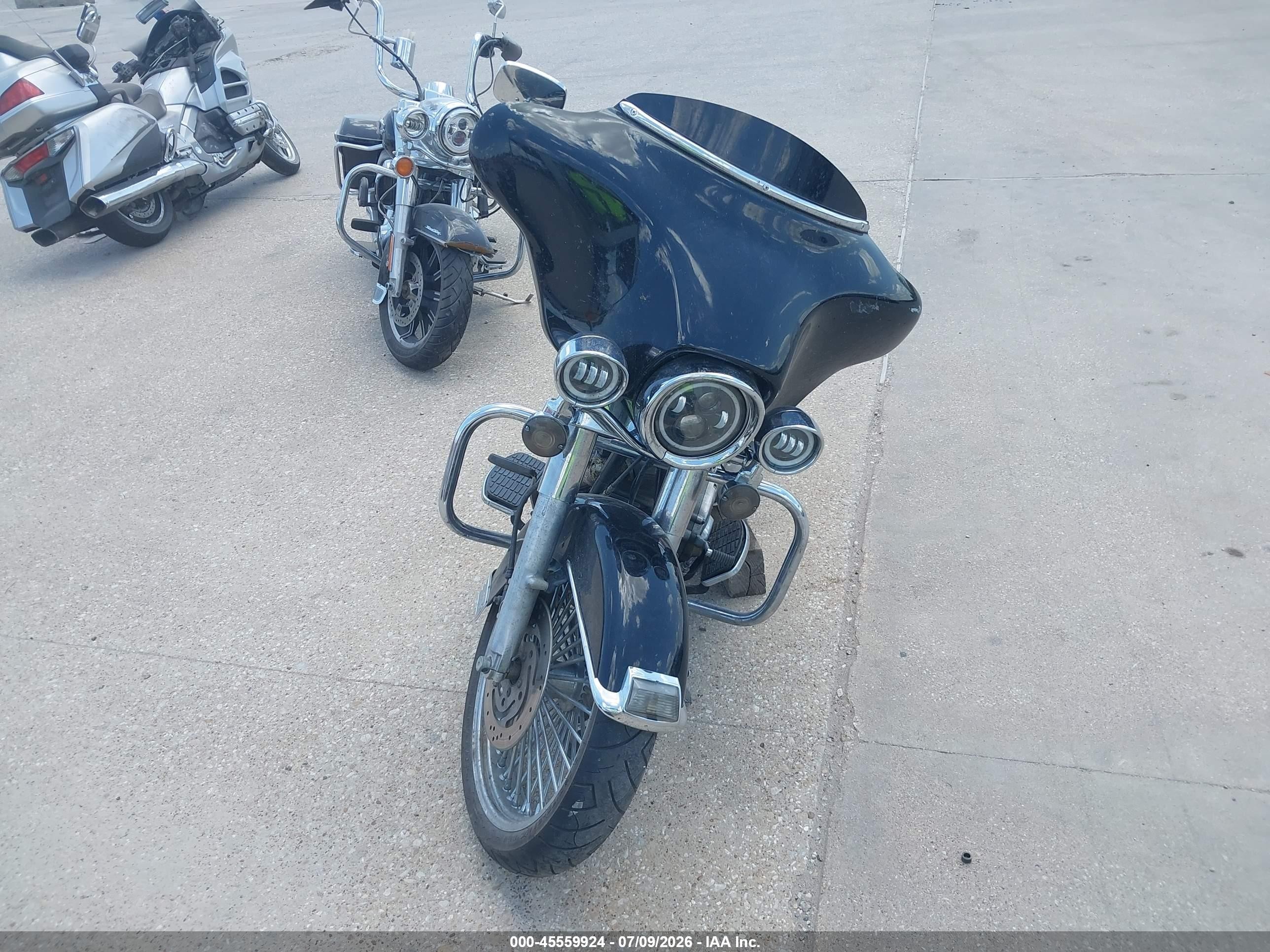 2002 Harley-davidson Flht VIN 1HD1DDV382Y601016 IAAI salvage auction — All Over, Salvage (Texas), sold $475 on 2026-09-09 (photo 5)