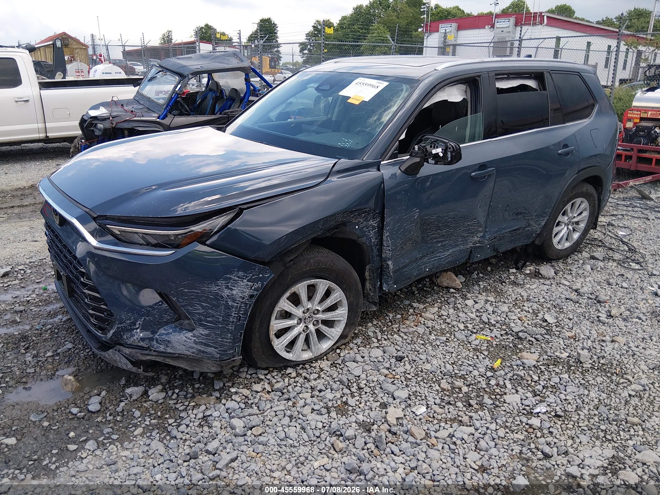 2025 Toyota Highlander VIN 5TDAAAB52SS081230 IAAI salvage auction — Unknown, Salvage (West Virginia), sold $21,000 on 2026-09-04 (photo 2)