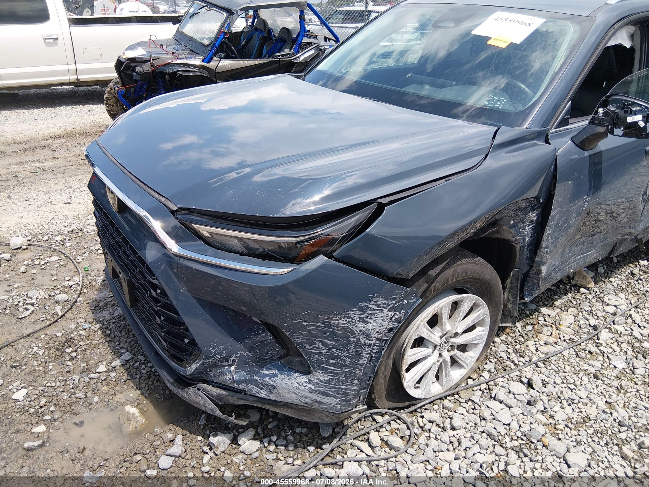 2025 Toyota Highlander VIN 5TDAAAB52SS081230 IAAI salvage auction — Unknown, Salvage (West Virginia), sold $21,000 on 2026-09-04 (photo 6)