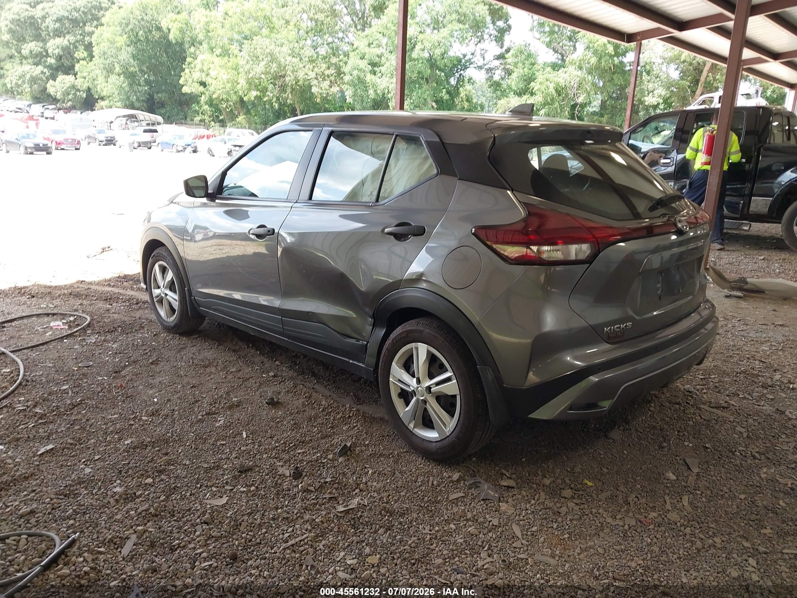 2025 Nissan Kicks VIN 3N1CP5BV6SL486207 IAAI salvage auction — Side, Salvage (Georgia), sold $4,150 on 2026-09-02 (photo 3)