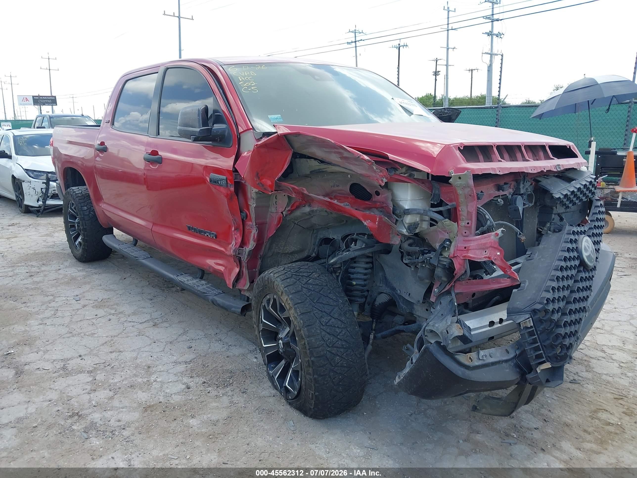 2020 Toyota Tundra VIN 5TFDY5F17LX945644 — IAAI salvage auction photo