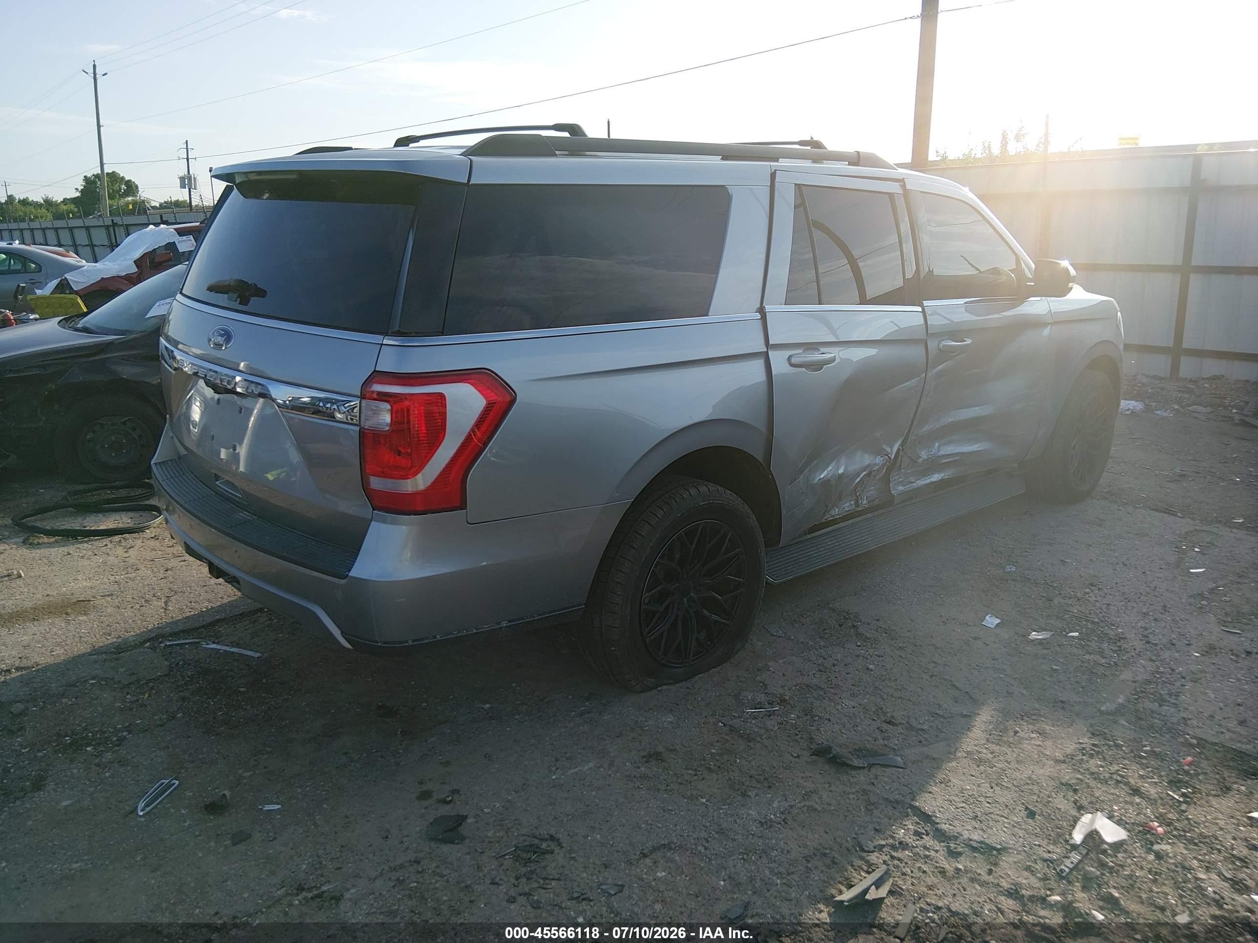 2020 Ford Expedition VIN 1FMJK1HT7LEA24379 IAAI salvage auction — Side, Original (Texas), sold $7,475 on 2026-10-09 (photo 4)