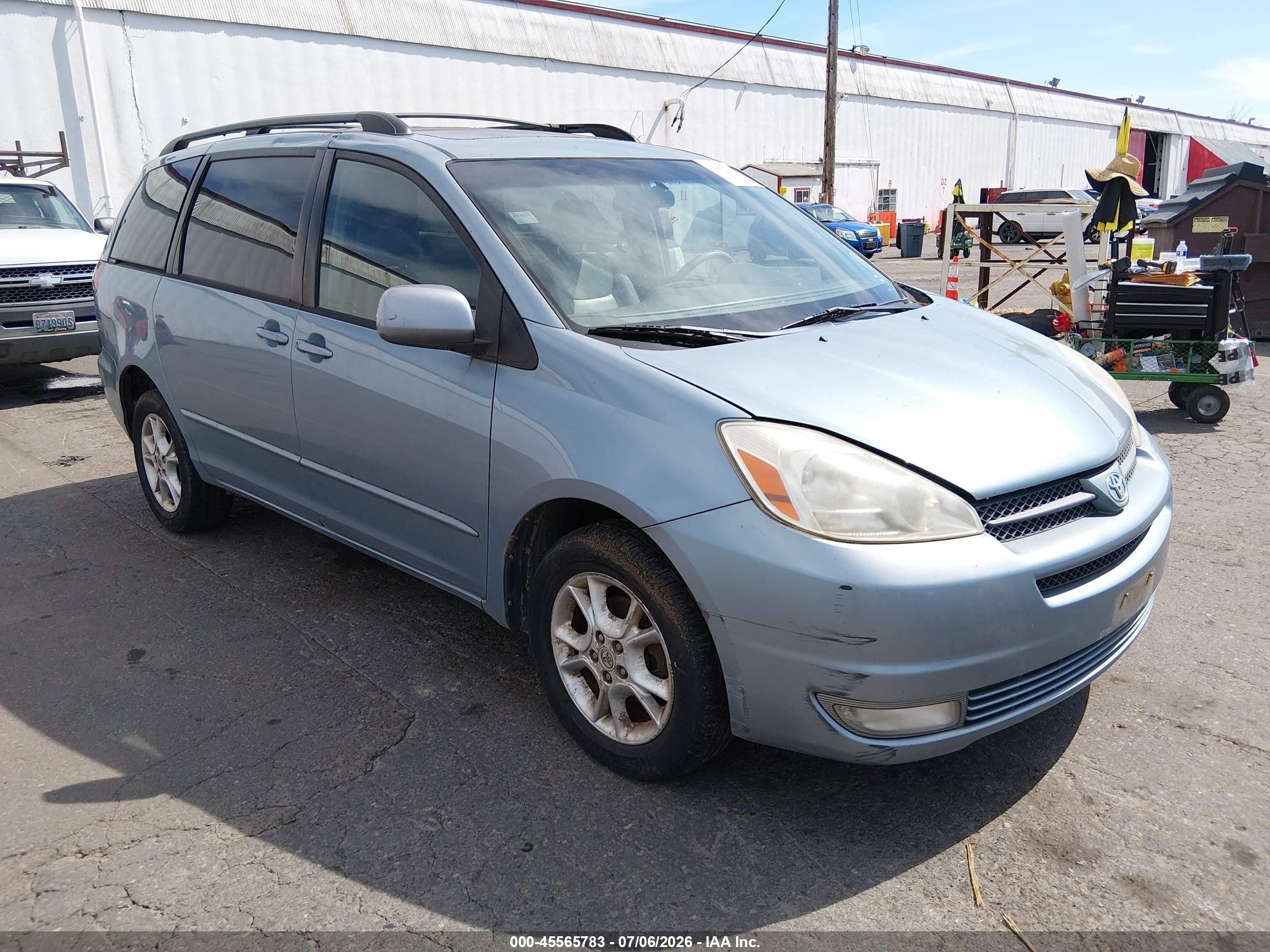 2005 Toyota Sienna VIN 5TDBA22C65S035526 IAAI salvage auction — Normal Wear, Clear-Dealer Only (Oregon), sold $300 on 2026-07-09 (photo 1)