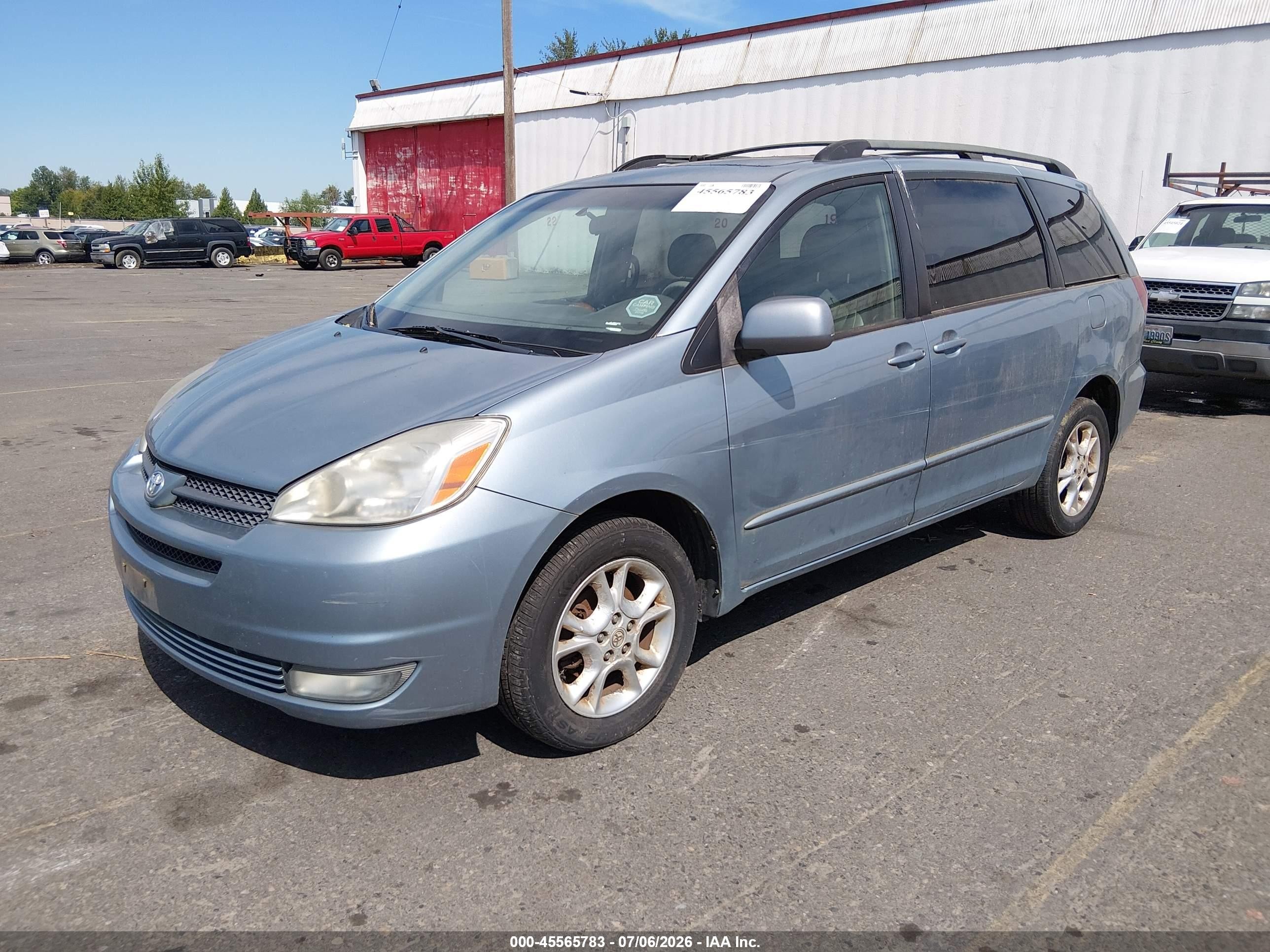 2005 Toyota Sienna VIN 5TDBA22C65S035526 IAAI salvage auction — Normal Wear, Clear-Dealer Only (Oregon), sold $300 on 2026-07-09 (photo 2)