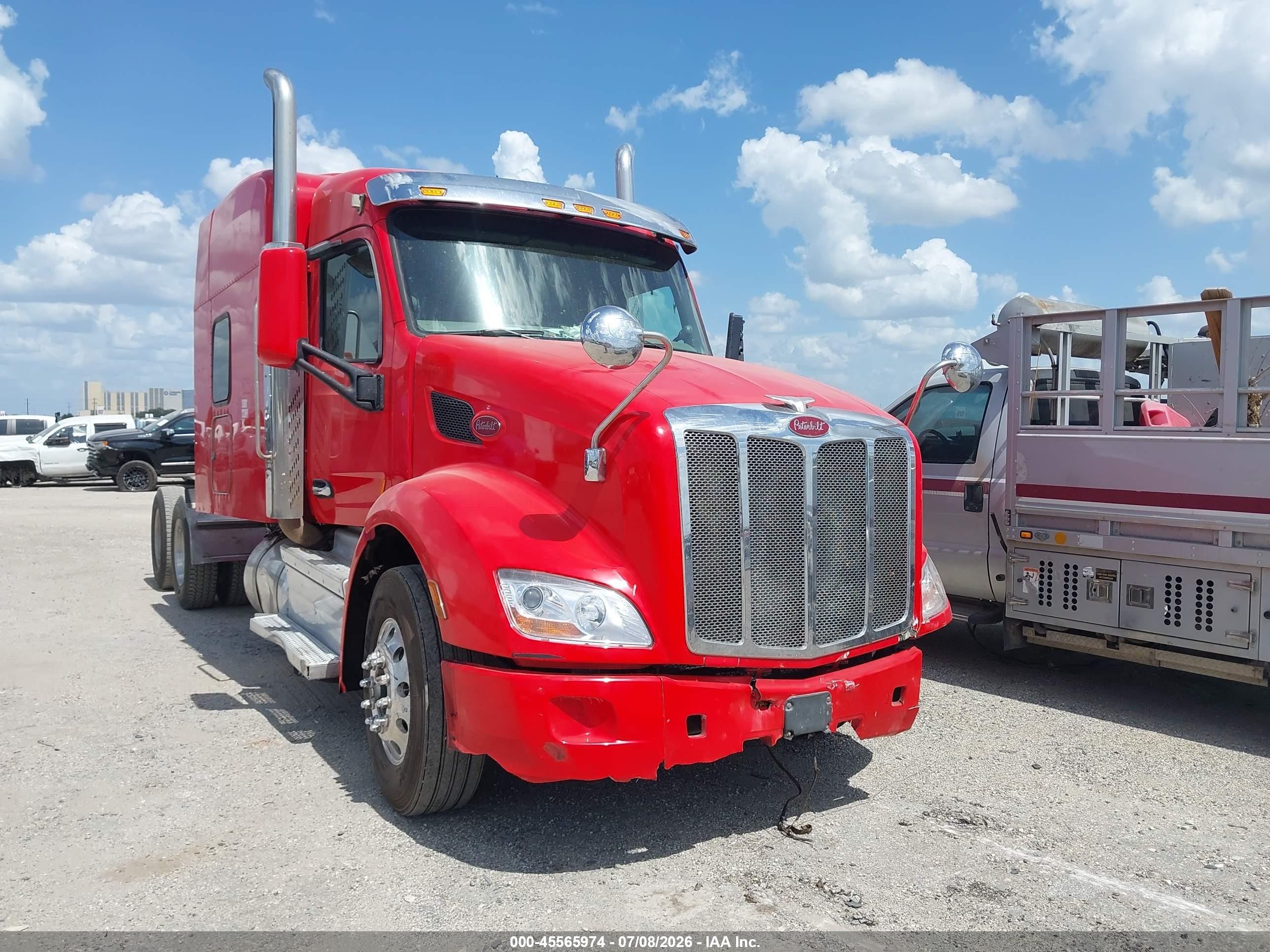 2019 Peterbilt 579 VIN 1XPBDP9X0KD494523 — IAAI salvage auction photo