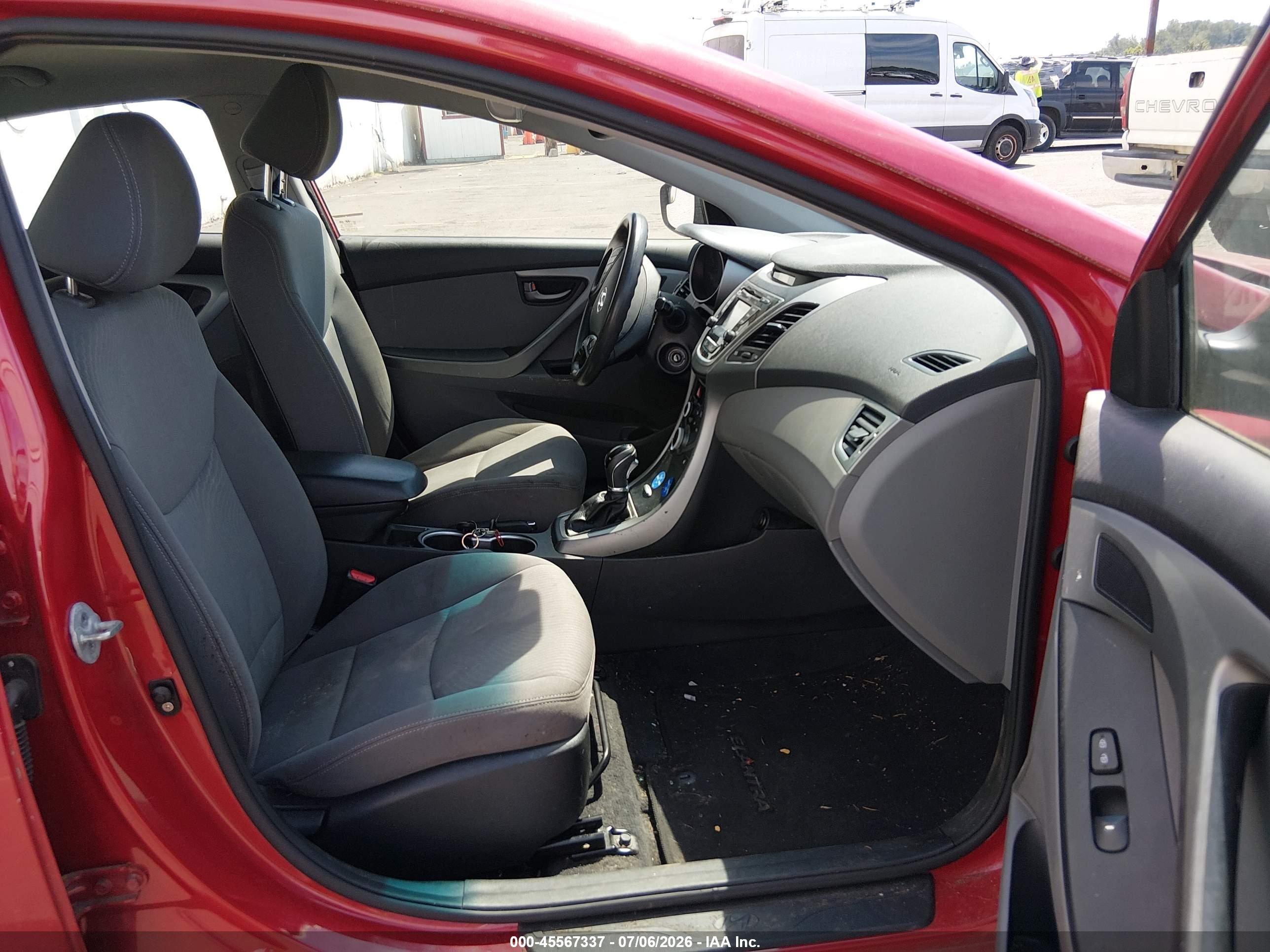 2014 Hyundai Elantra VIN KMHDH4AE9EU158067 IAAI salvage auction — Normal Wear, Rebuilt (Washington), sold $100 on 2026-07-09 (photo 5)