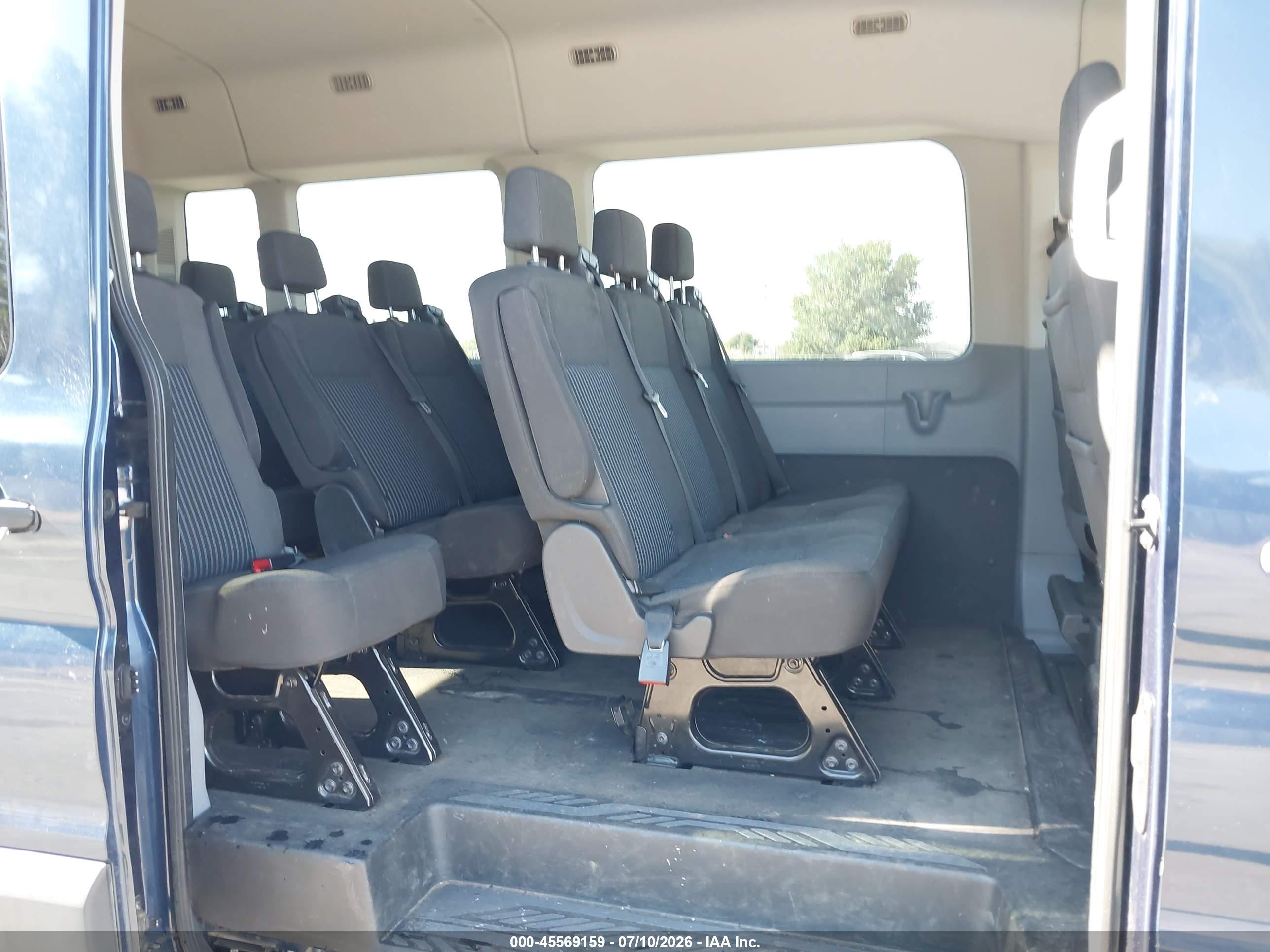 2019 Ford Transit VIN 1FBAX2CG0KKA98902 IAAI salvage auction — Side, Salvage (Oregon), sold $7,100 on 2026-09-05 (photo 8)