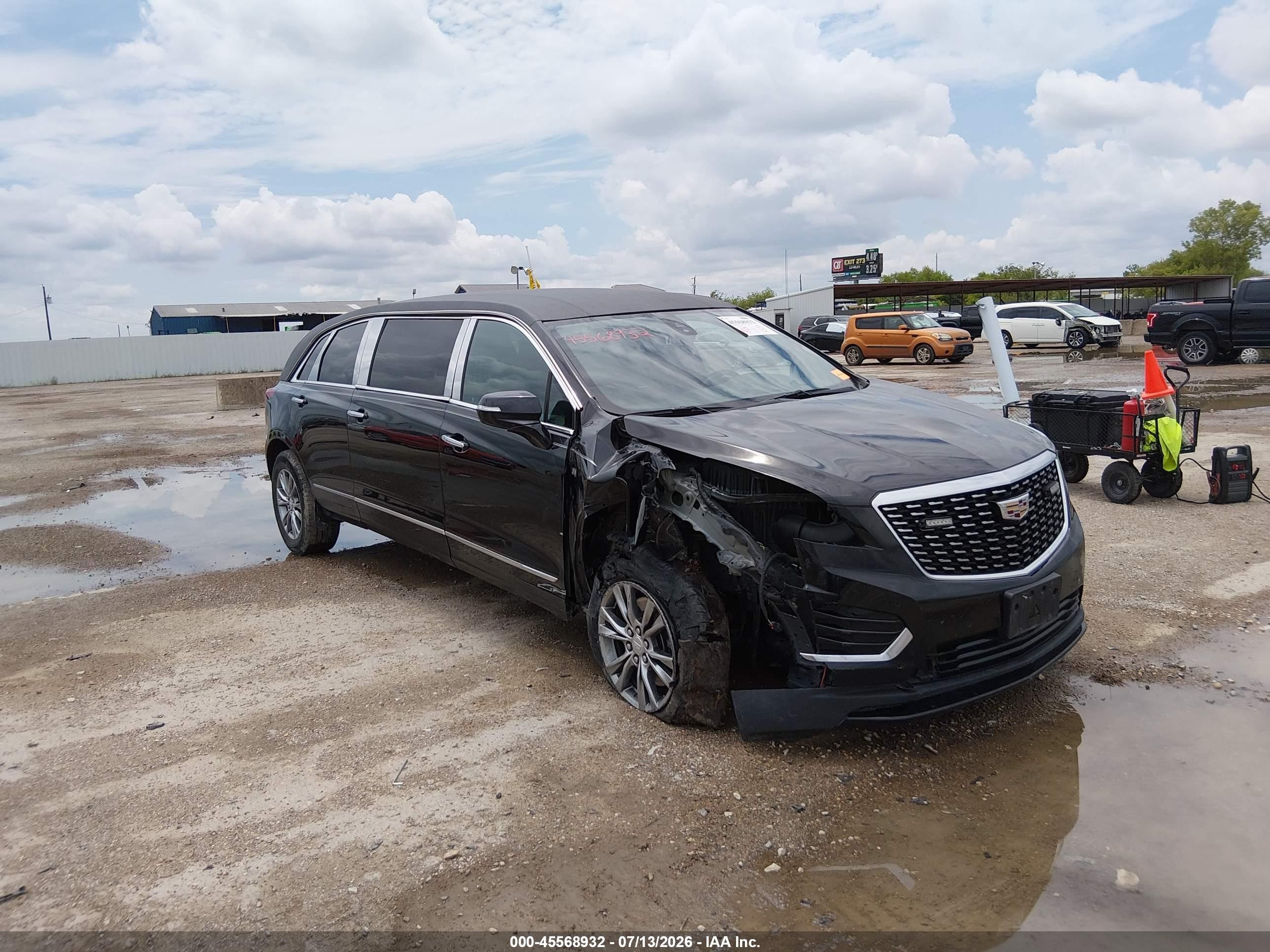 2021 Cadillac XT5 VIN 1GYKNAR48MZ210265 — IAAI salvage auction photo