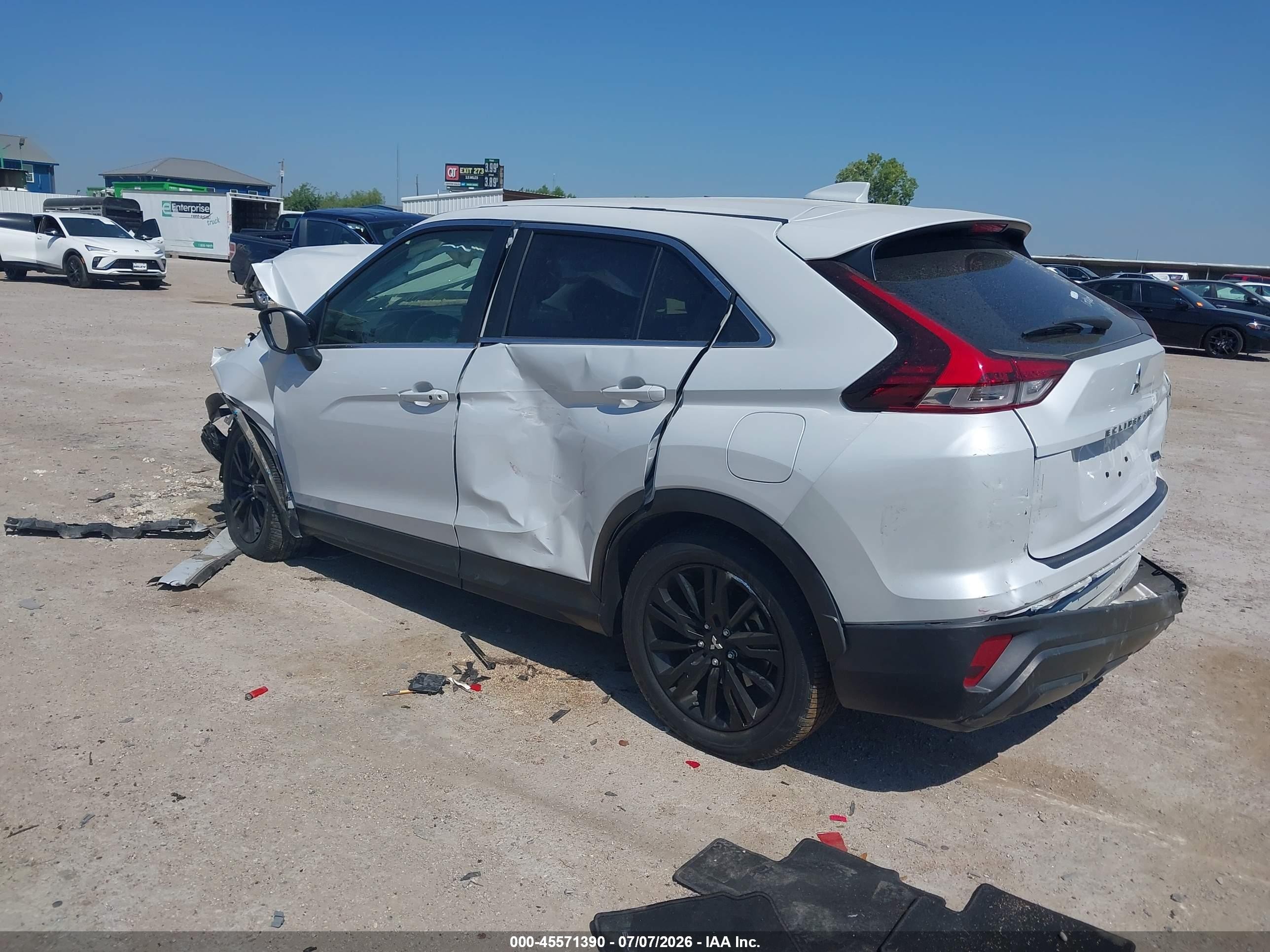 2024 Mitsubishi Eclipse cross VIN JA4ATVAAXRZ001983 IAAI salvage auction — Front End, Salvage (Texas), sold $1,050 on 2026-09-09 (photo 3)