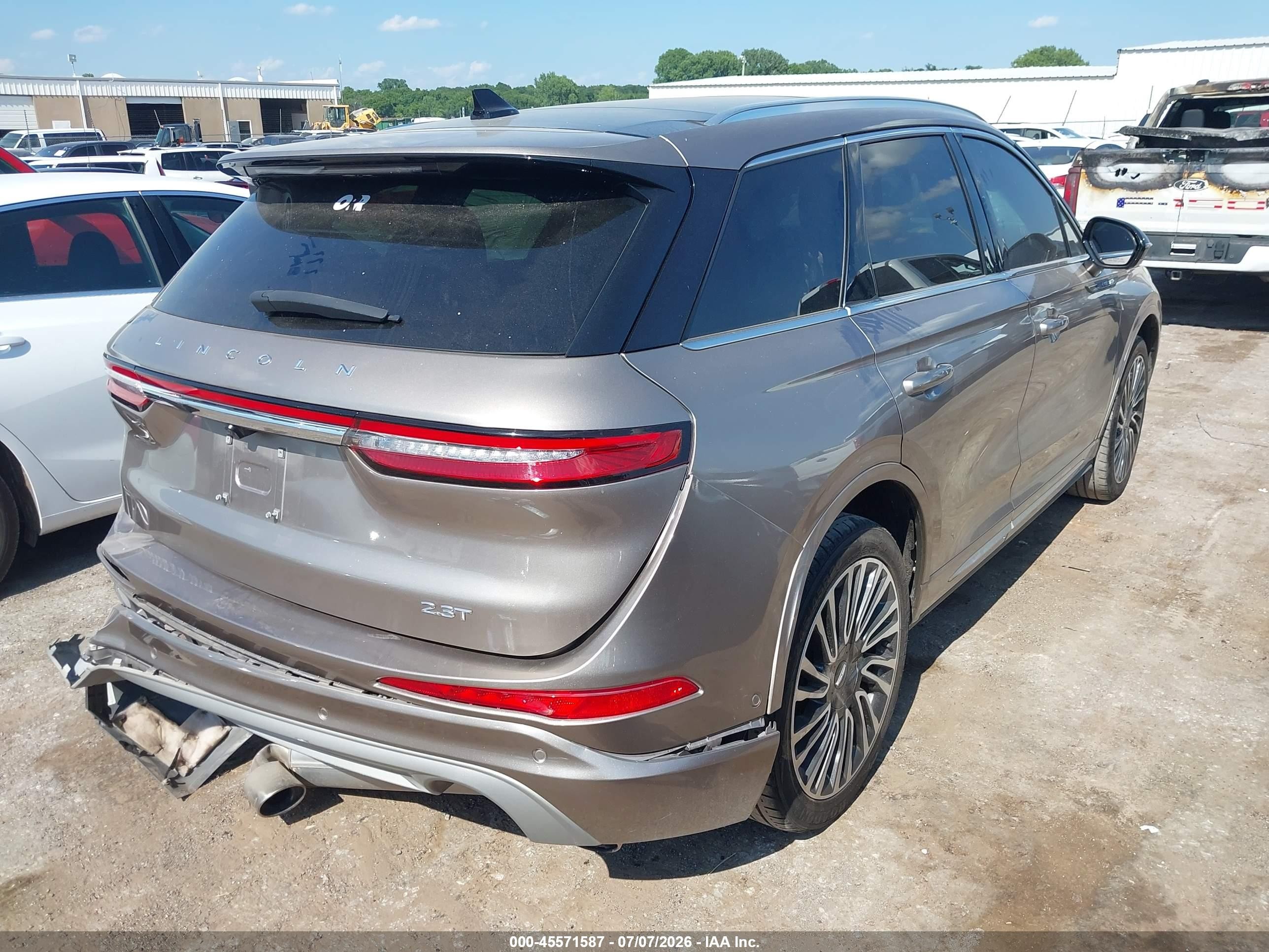 2020 Lincoln Corsair VIN 5LMCJ2DH8LUL09615 IAAI salvage auction — Rear End, Junk (Oklahoma), sold $4,100 on 2026-09-09 (photo 4)