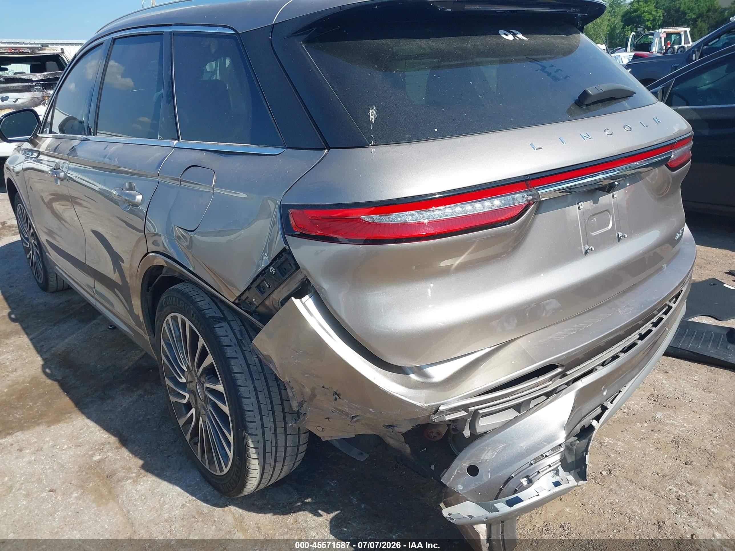 2020 Lincoln Corsair VIN 5LMCJ2DH8LUL09615 IAAI salvage auction — Rear End, Junk (Oklahoma), sold $4,100 on 2026-09-09 (photo 6)