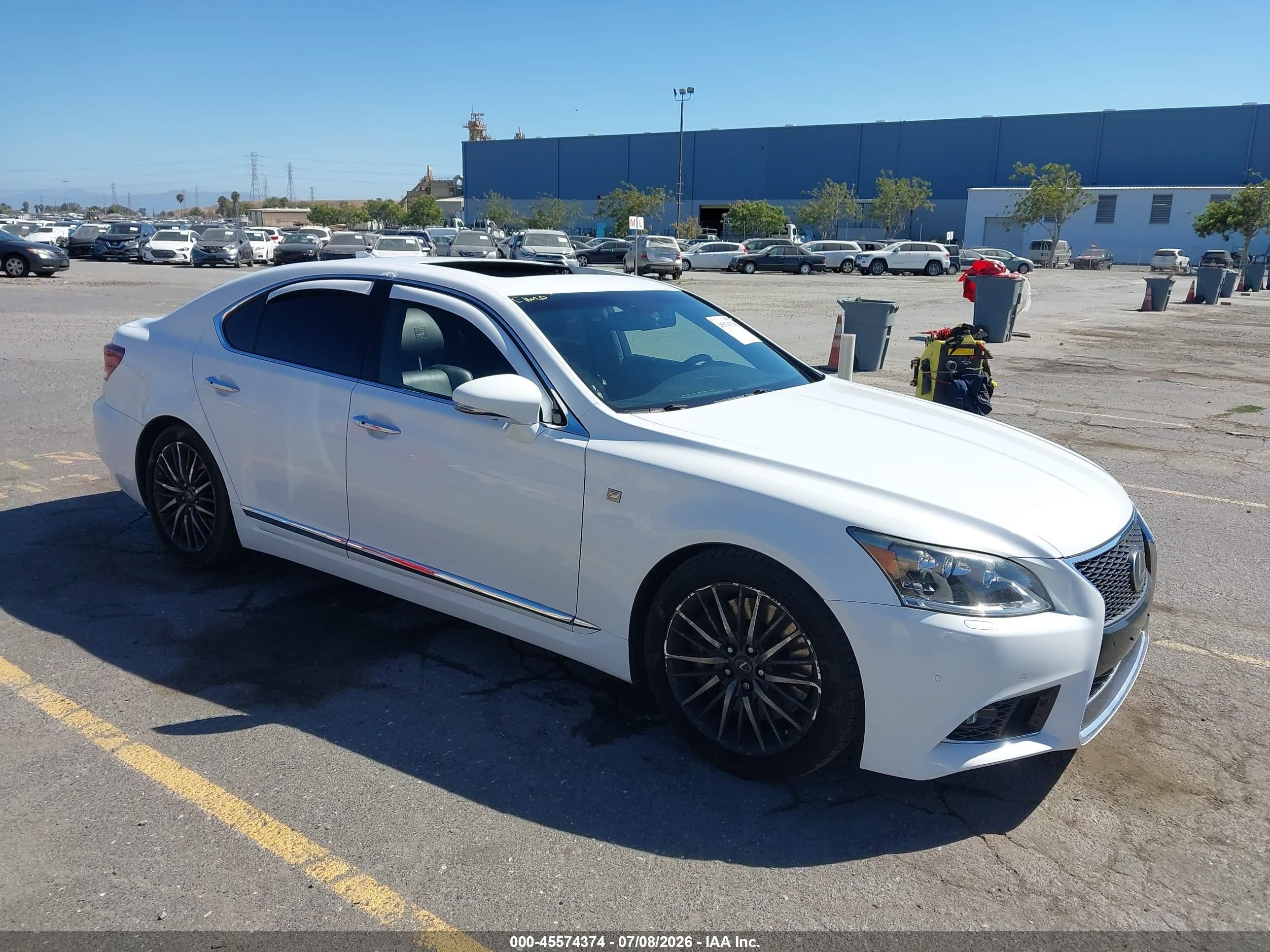 2017 Lexus LS 460 VIN JTHBL5EFXH5143478 — IAAI salvage auction photo