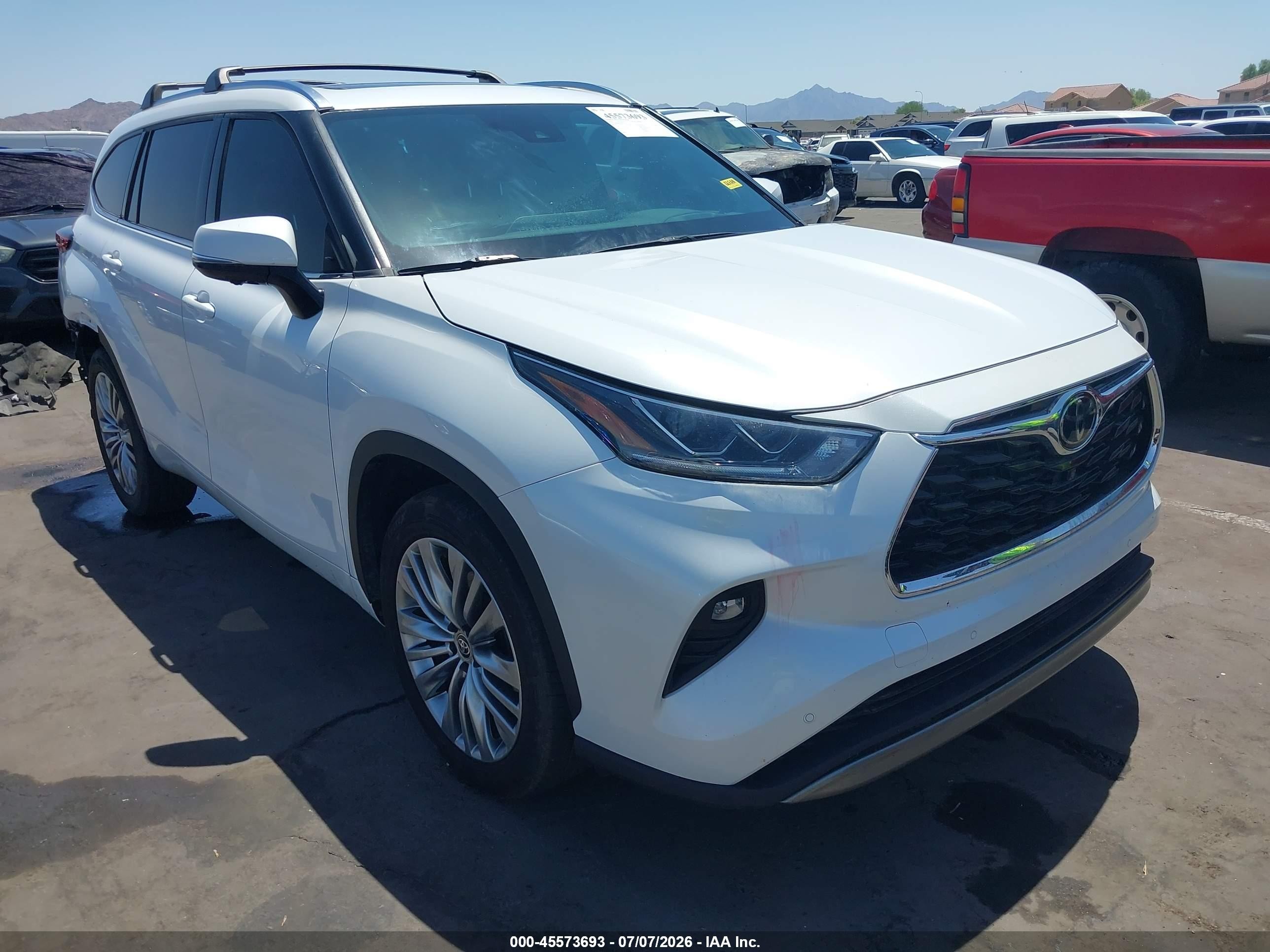 2023 Toyota Highlander VIN 5TDKDRAH8PS507516 — IAAI salvage auction photo