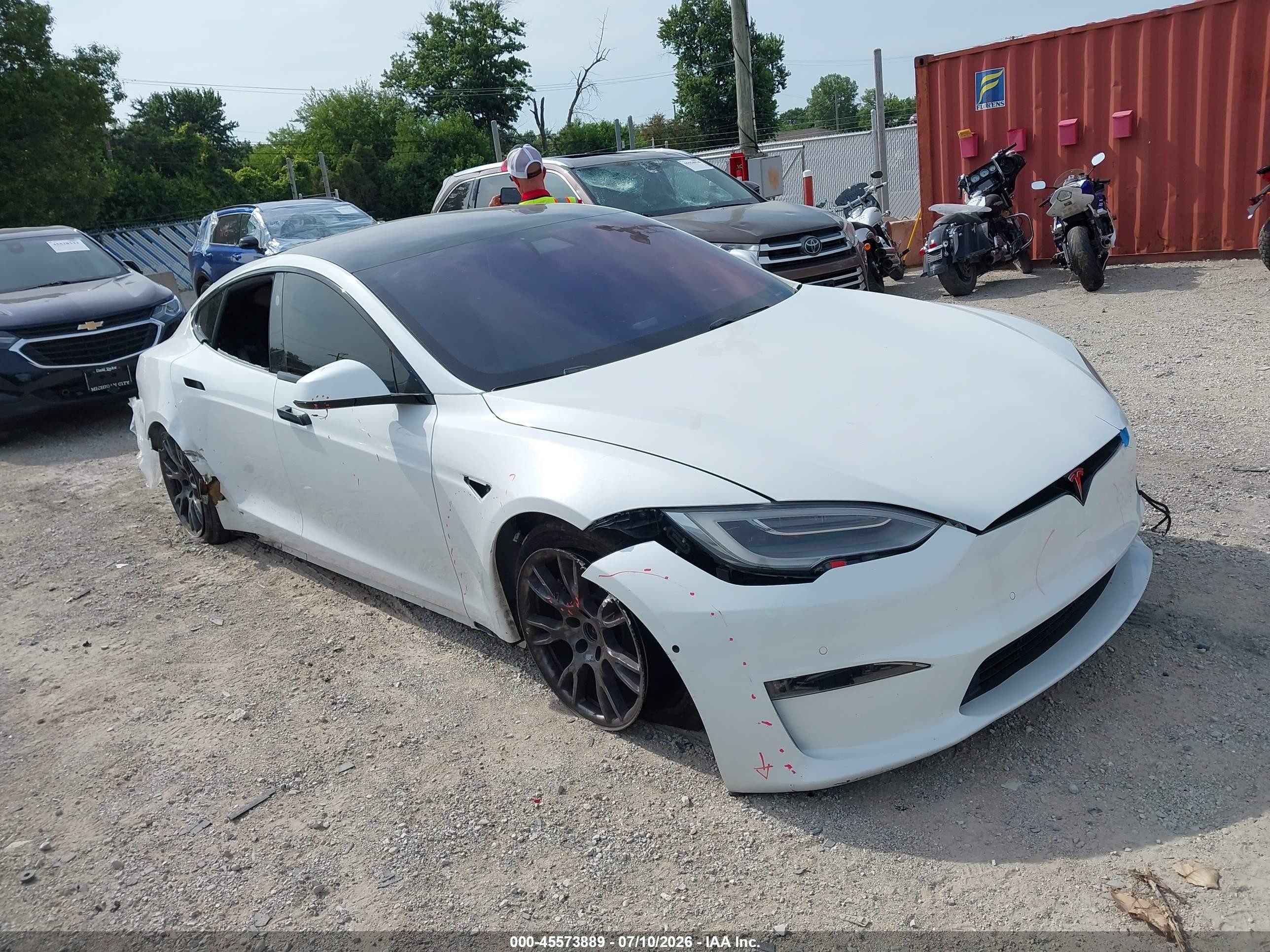 2022 Tesla Model S VIN 5YJSA1E56NF467173 — IAAI salvage auction photo