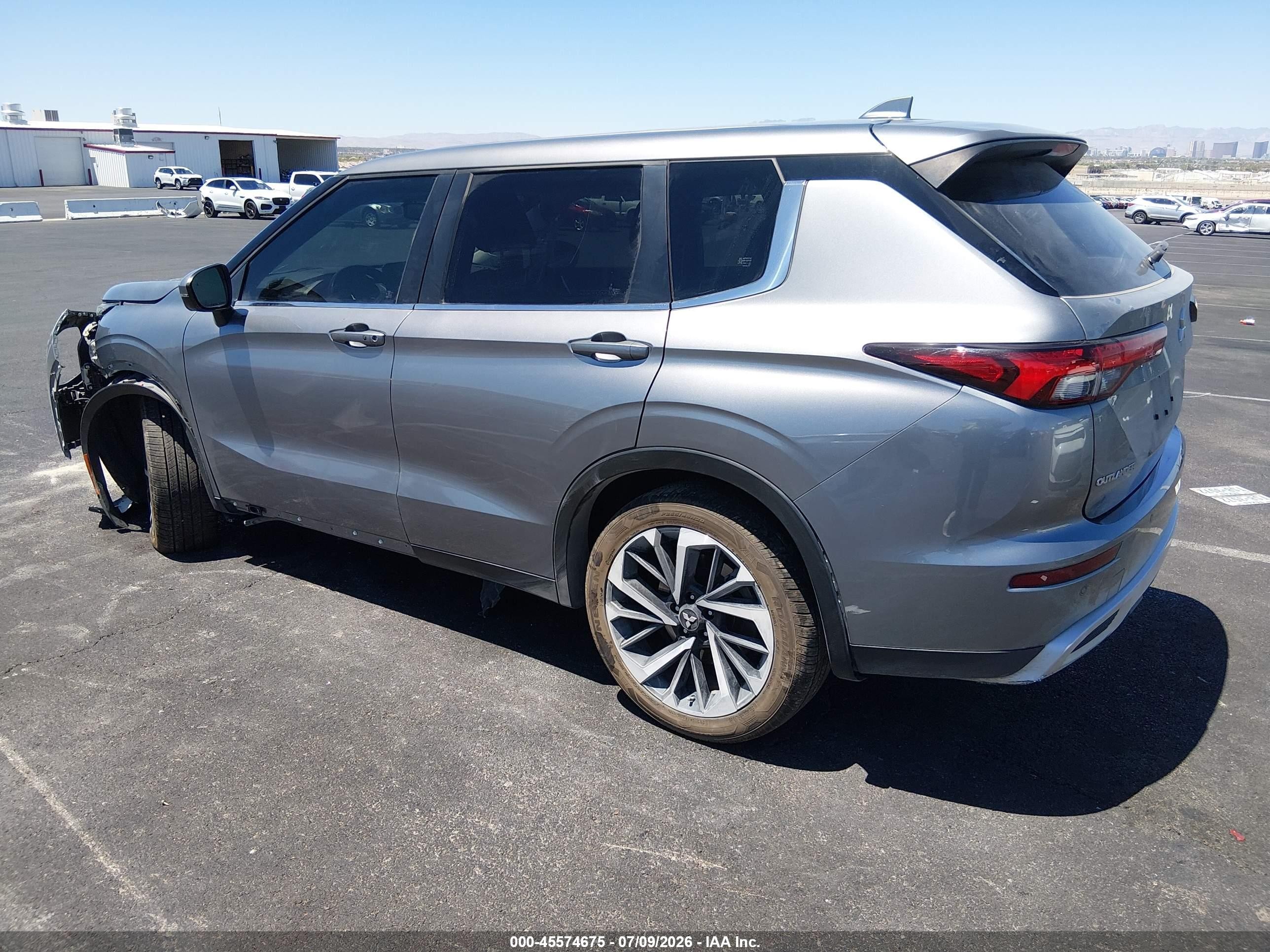 2023 Mitsubishi Outlander VIN JA4J4UA86PZ055282 IAAI salvage auction — Front End, Salvage (Texas), sold $7,200 on 2026-09-26 (photo 3)