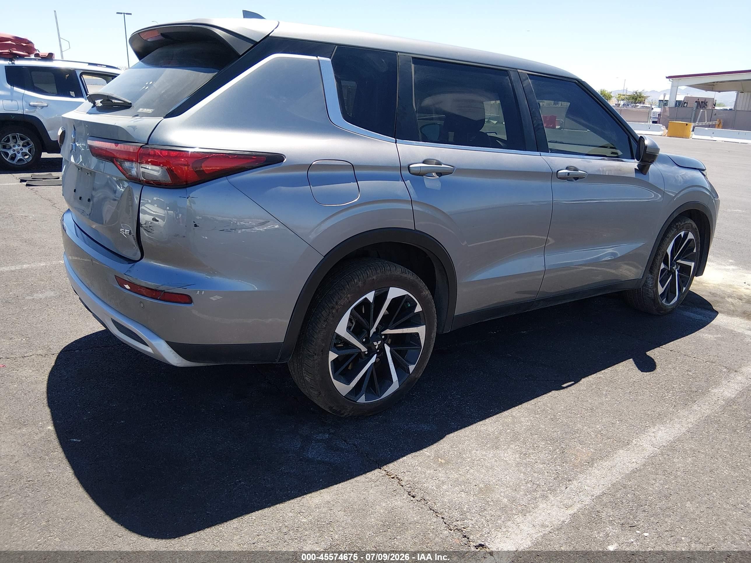 2023 Mitsubishi Outlander VIN JA4J4UA86PZ055282 IAAI salvage auction — Front End, Salvage (Texas), sold $7,200 on 2026-09-26 (photo 4)