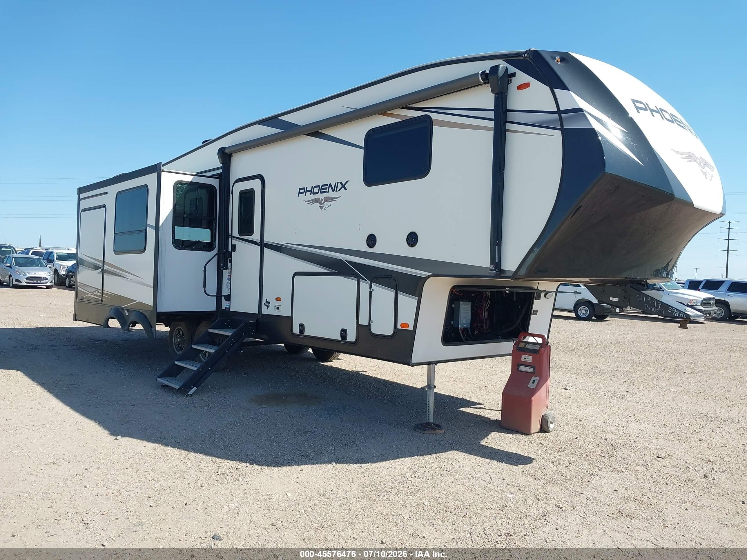 2021 Forest River Phoenix VIN 5ZT3SPVB0MA001397 IAAI salvage auction — Storm Damage, Original (Texas), sold $7,150 on 2026-10-08 (photo 1)