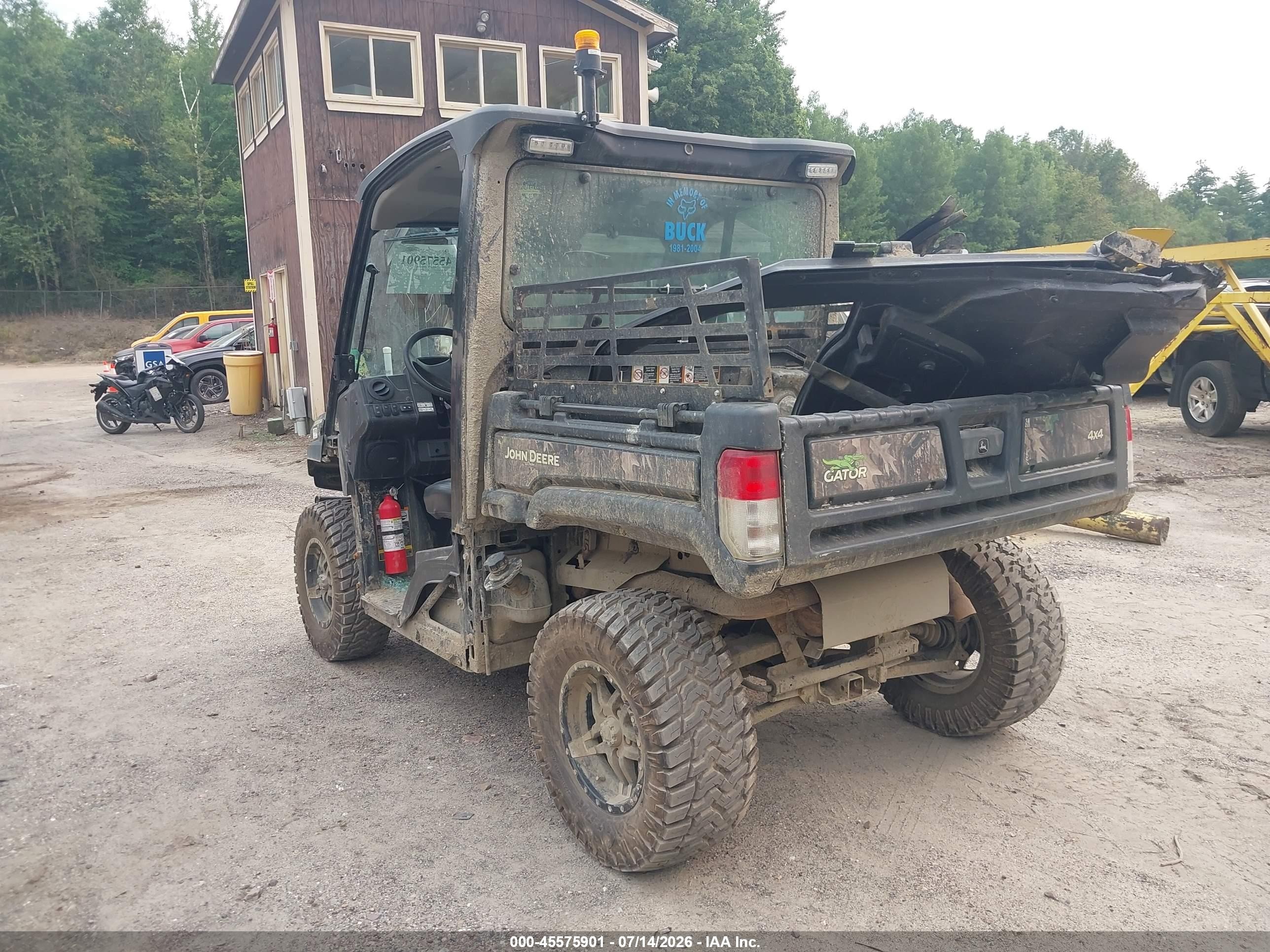 2023 John Deere Gator VIN 1M0835MDPPM062893 IAAI salvage auction — Side, Salvage (Vermont), sold $4,050 on 2026-10-06 (photo 3)