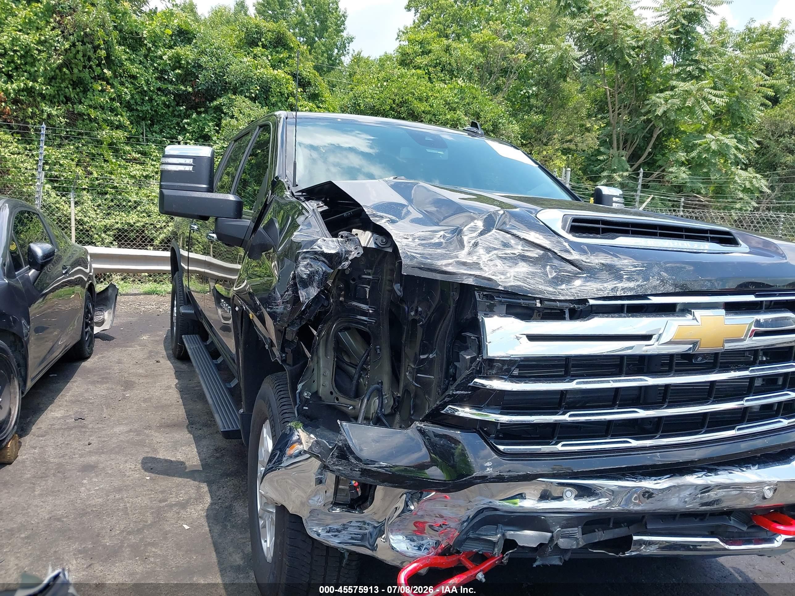 2025 Chevrolet Silverado 2500 VIN 1GC4KPEY5SF265306 — IAAI salvage auction photo