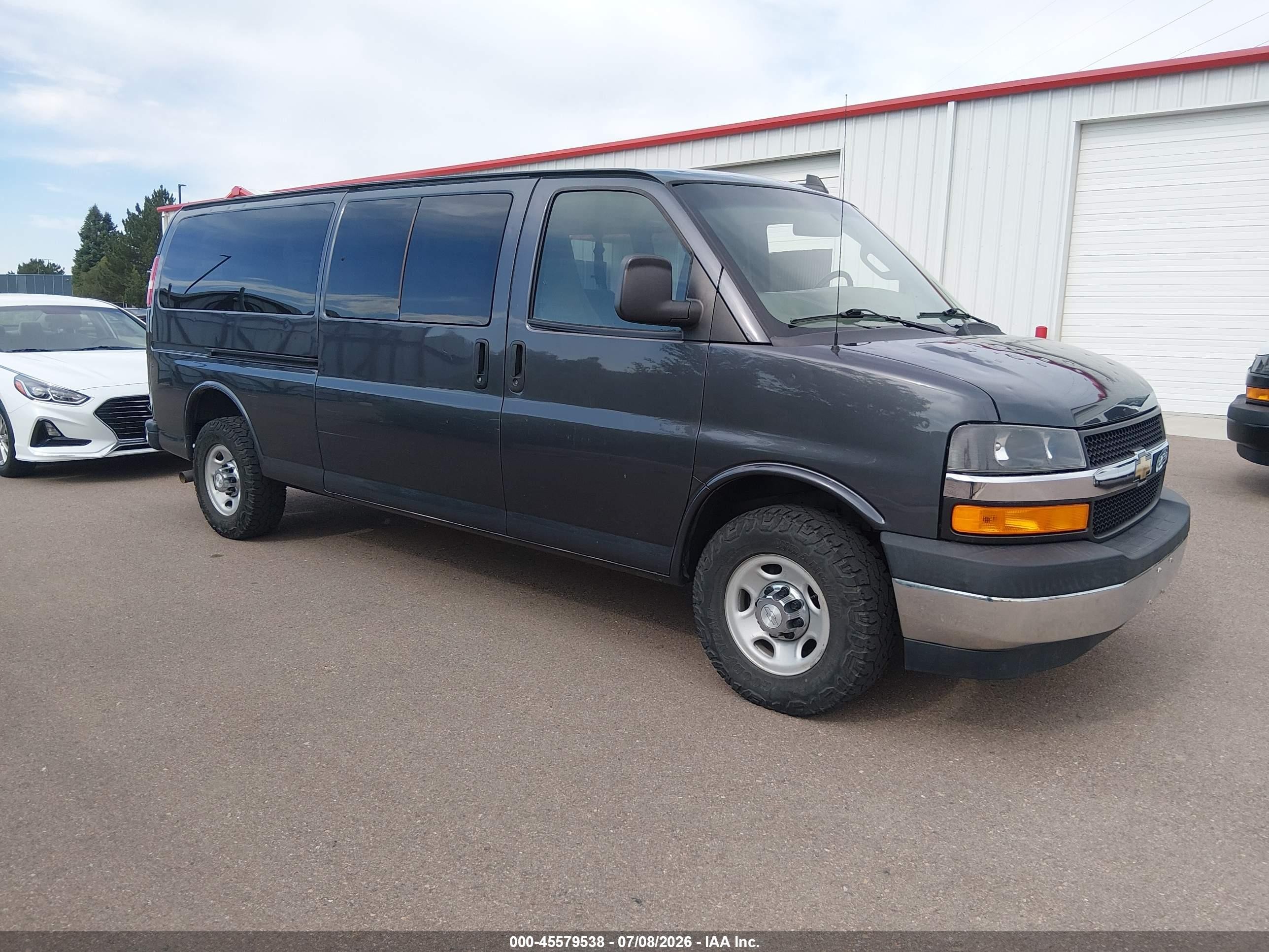 2017 Chevrolet Express 3500 VIN 1GAZGPFG7H1293992 — IAAI salvage auction photo