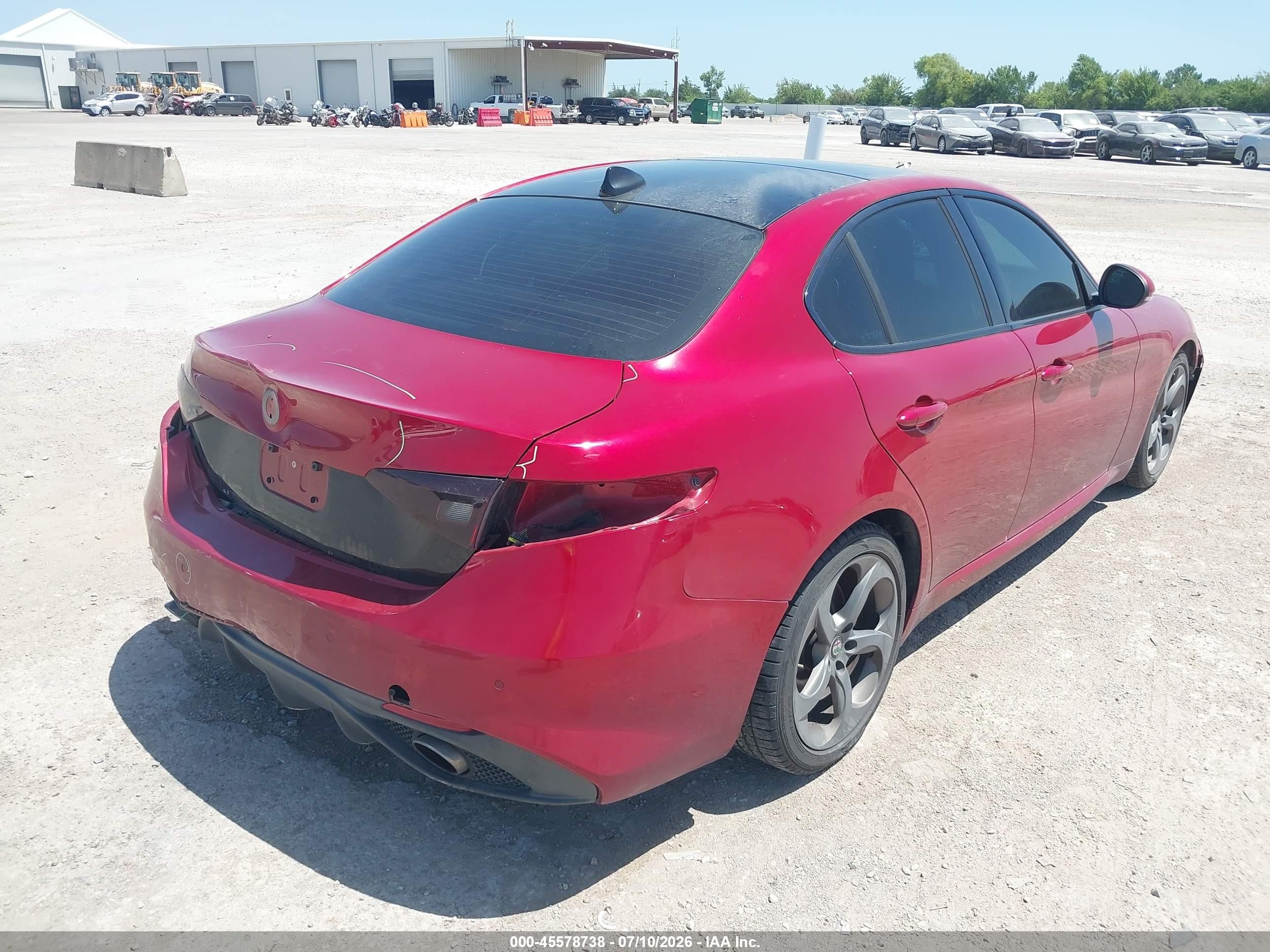 2017 Alfa Romeo Giulia VIN ZARFAECN7H7557816 IAAI salvage auction — Rear End, Original (Texas), sold $7,200 on 2026-09-18 (photo 4)
