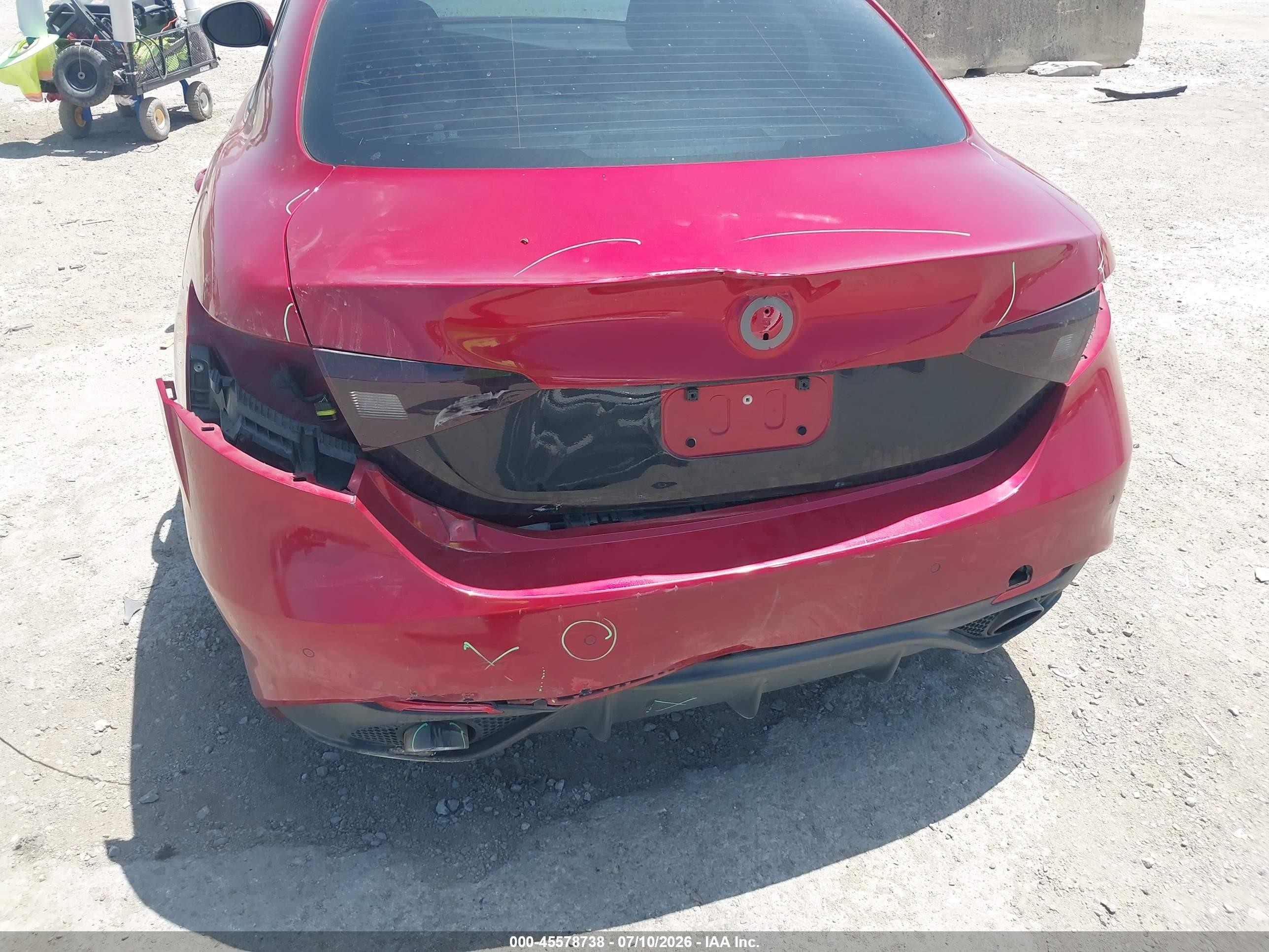 2017 Alfa Romeo Giulia VIN ZARFAECN7H7557816 IAAI salvage auction — Rear End, Original (Texas), sold $7,200 on 2026-09-18 (photo 6)
