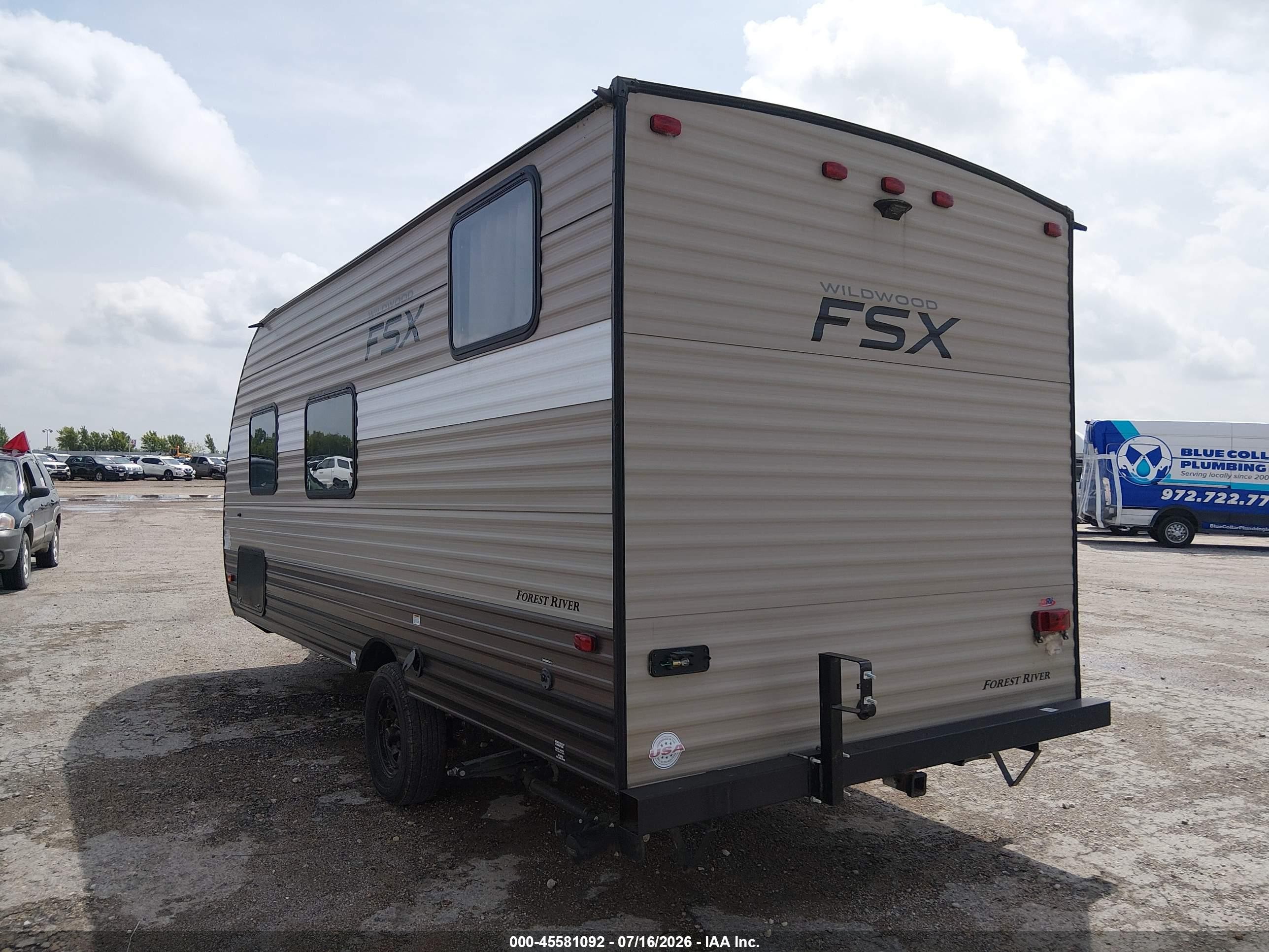 2018 Wildwood Other VIN 4X4TWDV16JY091275 IAAI salvage auction — Hail, Original (Texas), sold $3,900 on 2026-10-06 (photo 3)