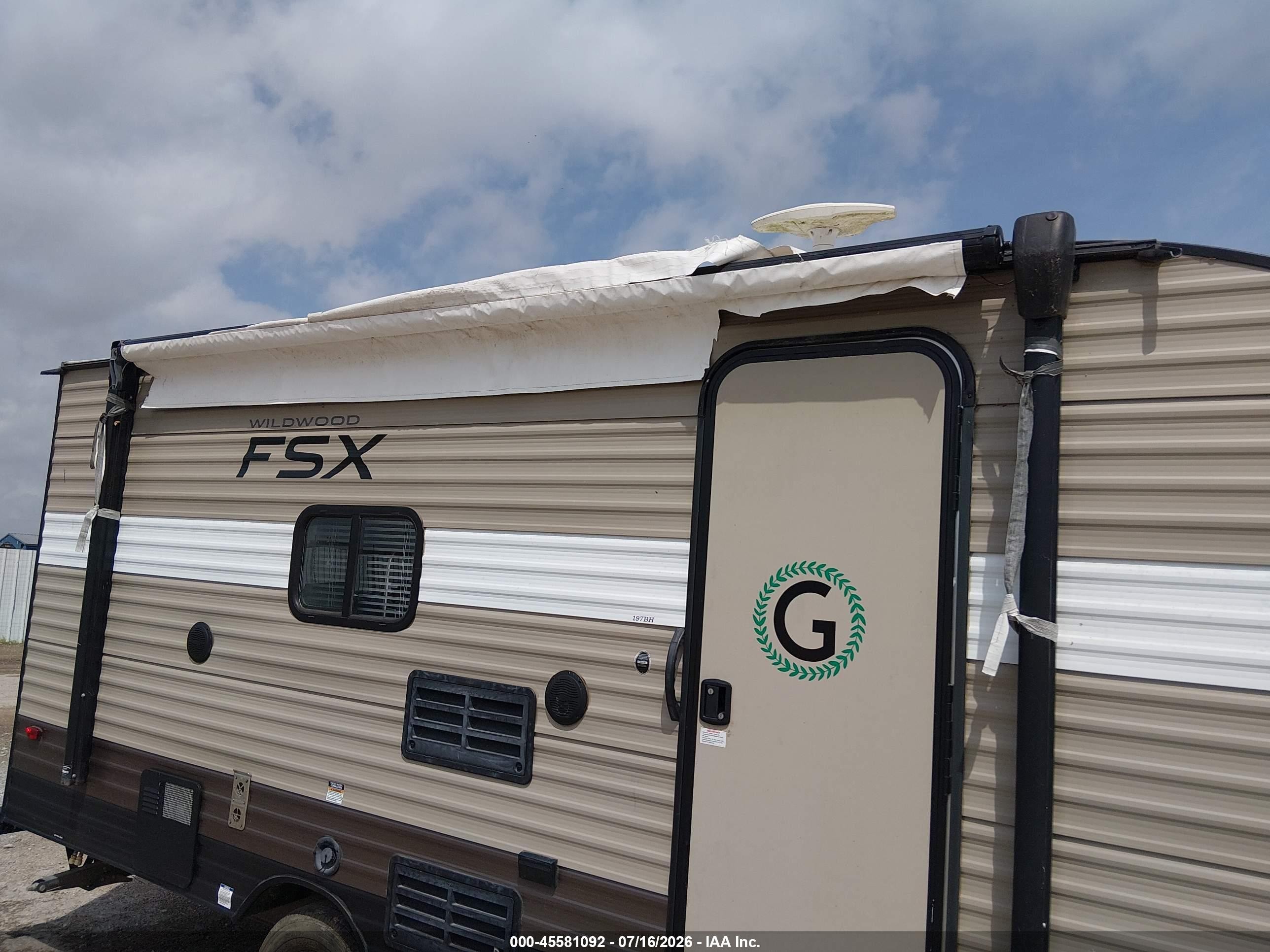 2018 Wildwood Other VIN 4X4TWDV16JY091275 IAAI salvage auction — Hail, Original (Texas), sold $3,900 on 2026-10-06 (photo 6)