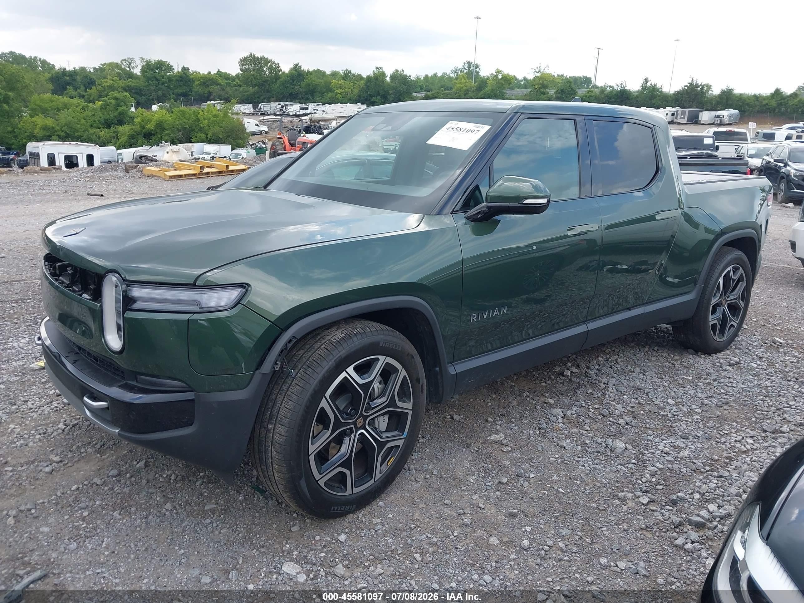 2025 Rivian R1t VIN 7FCTGBAA9SN041450 IAAI salvage auction — Side, Clear (Tennessee), sold $23,850 on 2026-09-03 (photo 2)