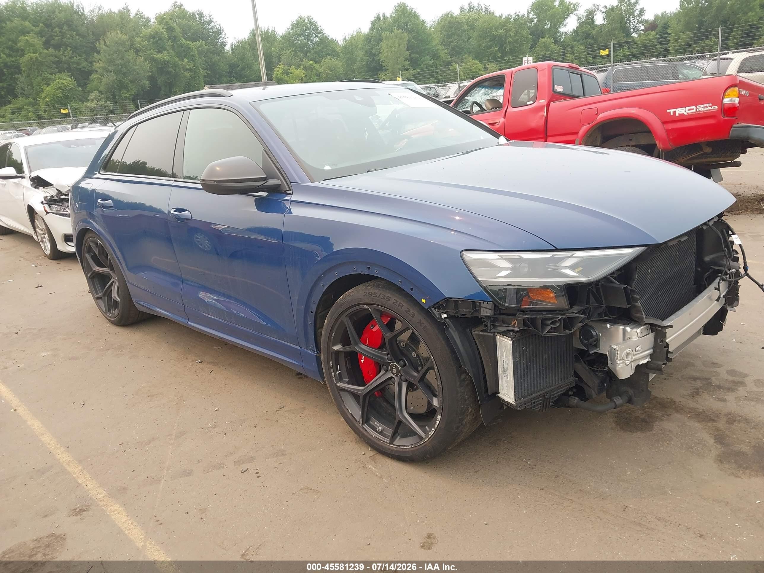 2025 Audi RS Q8 VIN WU1ARBF16SD021505 — IAAI salvage auction photo