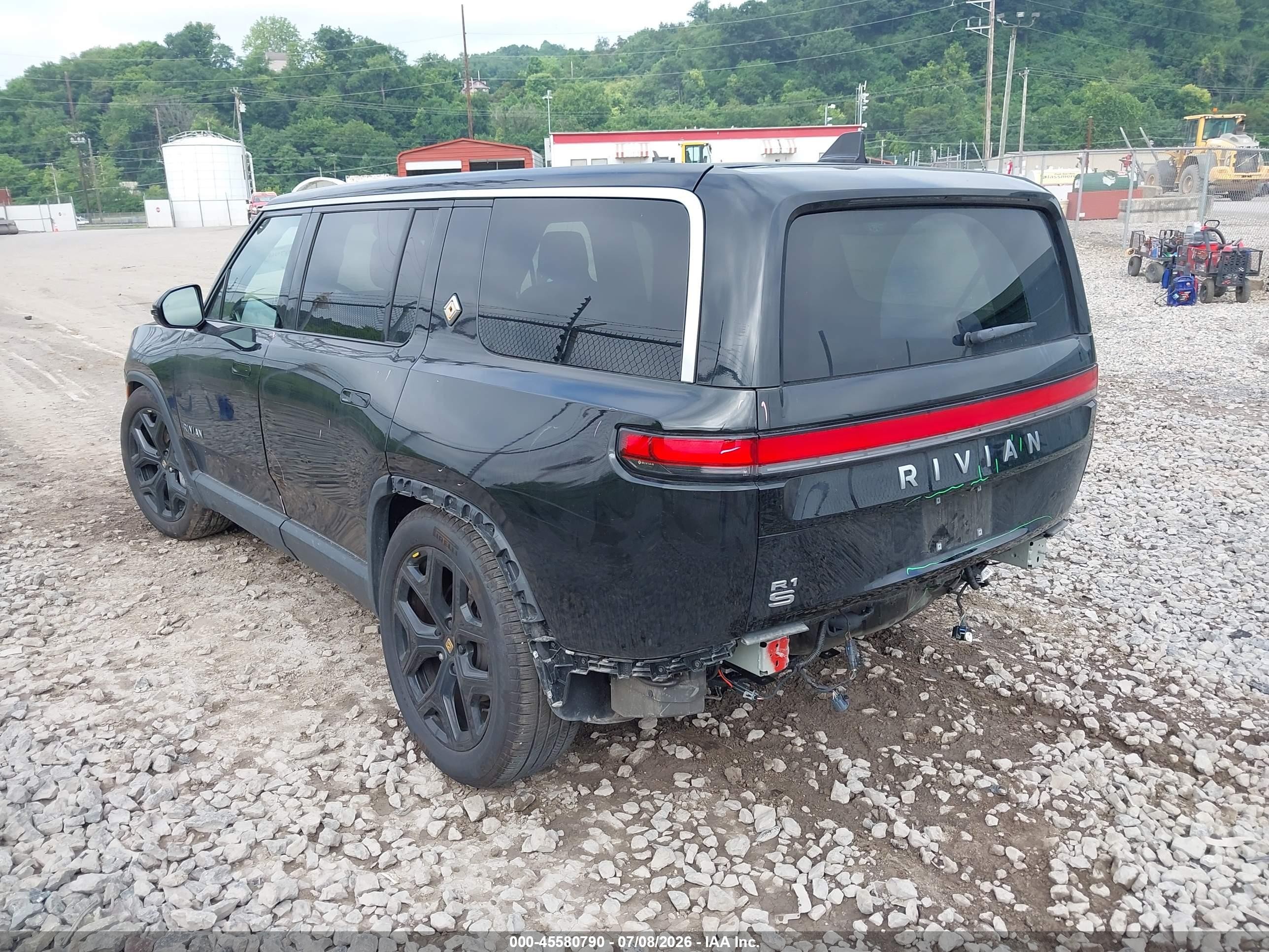 2025 Rivian R1S VIN 7PDSGBBA8SN065411 IAAI salvage auction — Rear End, Salvage (Pennsylvania), sold $30,250 on 2026-08-19 (photo 3)