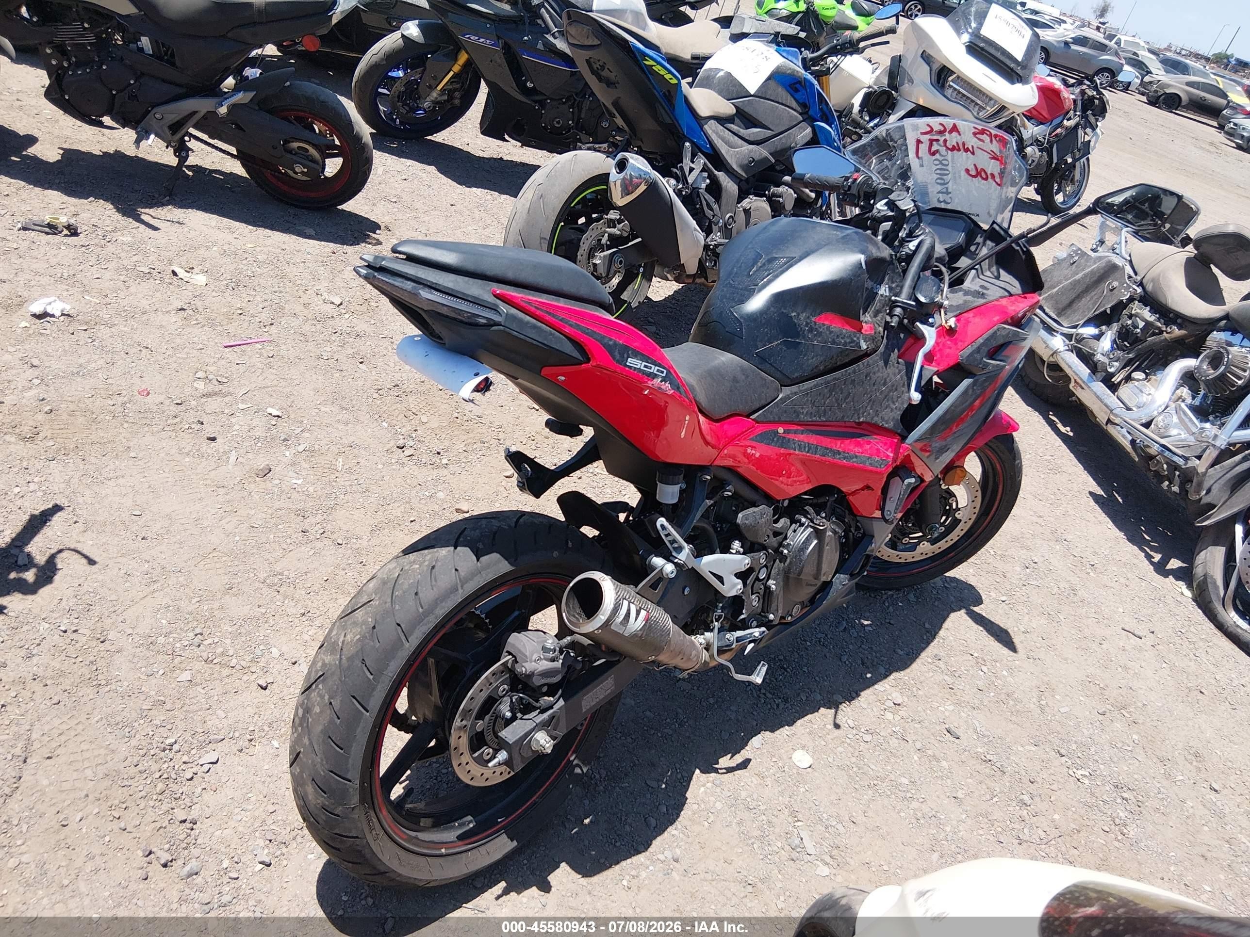 2025 Kawasaki Ninja VIN ML5EXGJ16SDA55479 IAAI salvage auction — Side, Salvage (Arizona), sold $1,050 on 2026-09-09 (photo 4)