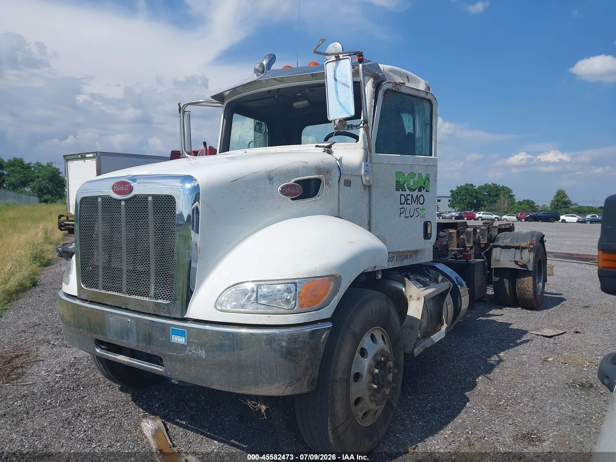 2022 Peterbilt 337 VIN 2NP2HJ7X6NM794970 IAAI salvage auction — Side, Mv-907A (New York), sold $11,500 on 2026-10-03 (photo 2)