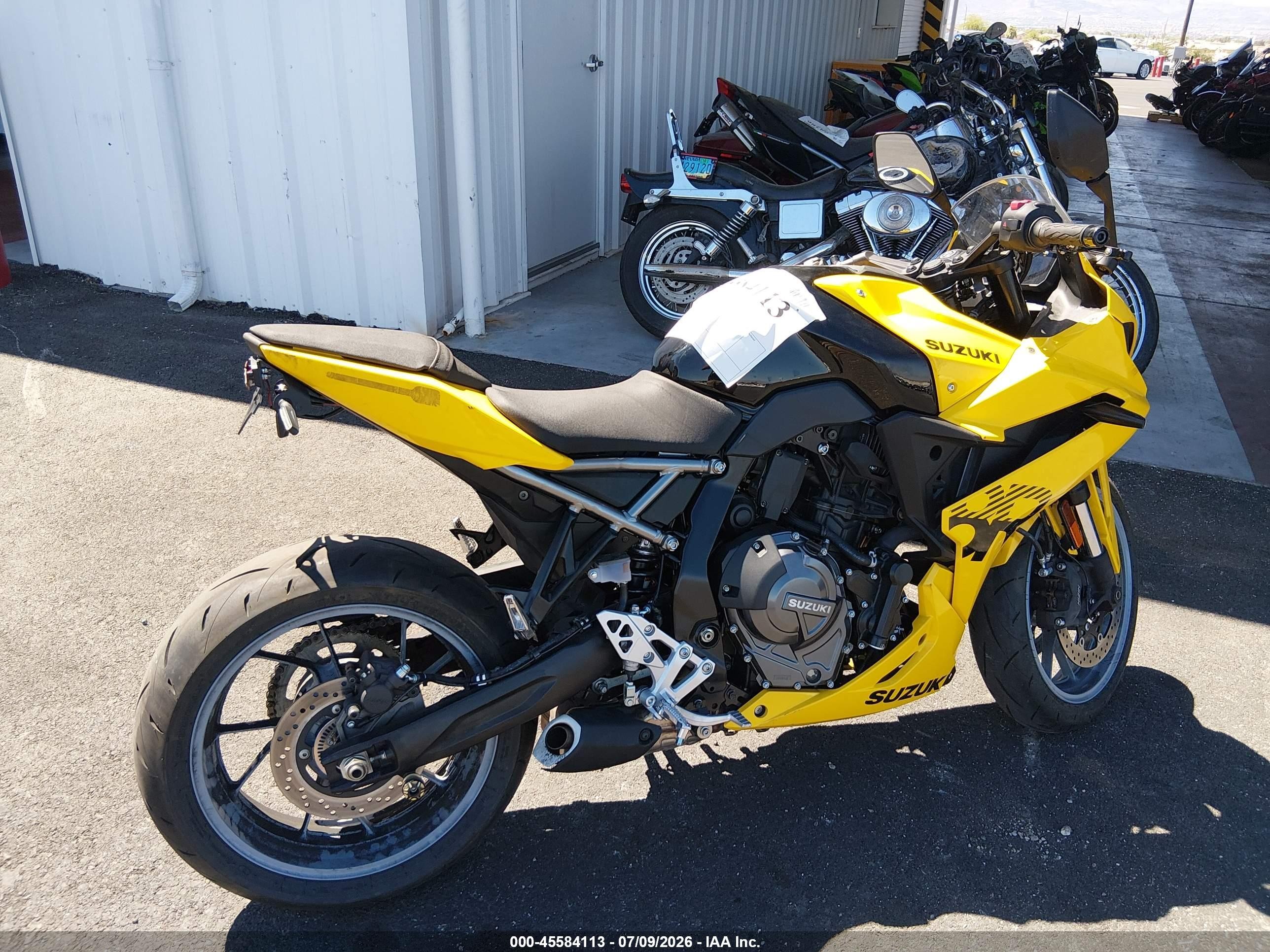 2025 Suzuki Gsx VIN JS1EM13B6S7100444 IAAI salvage auction — Unknown, Salvage (Nevada), sold $2,900 on 2026-09-09 (photo 4)