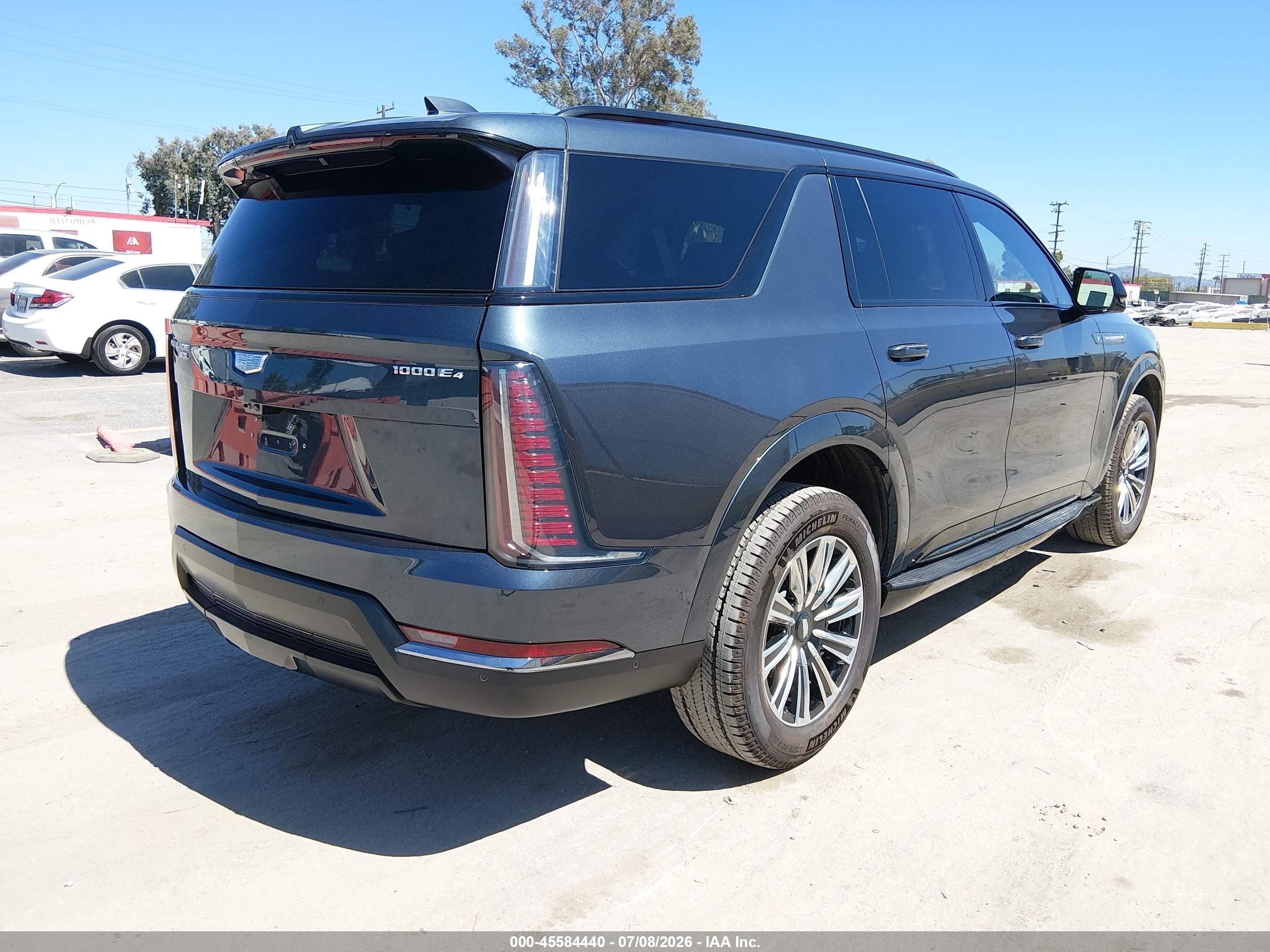2026 Cadillac Escalade VIN 1GYLELKL6TU102577 IAAI salvage auction — Normal Wear, Clear-Dealer Only (Michigan), sold $102,000 on 2026-08-03 (photo 4)