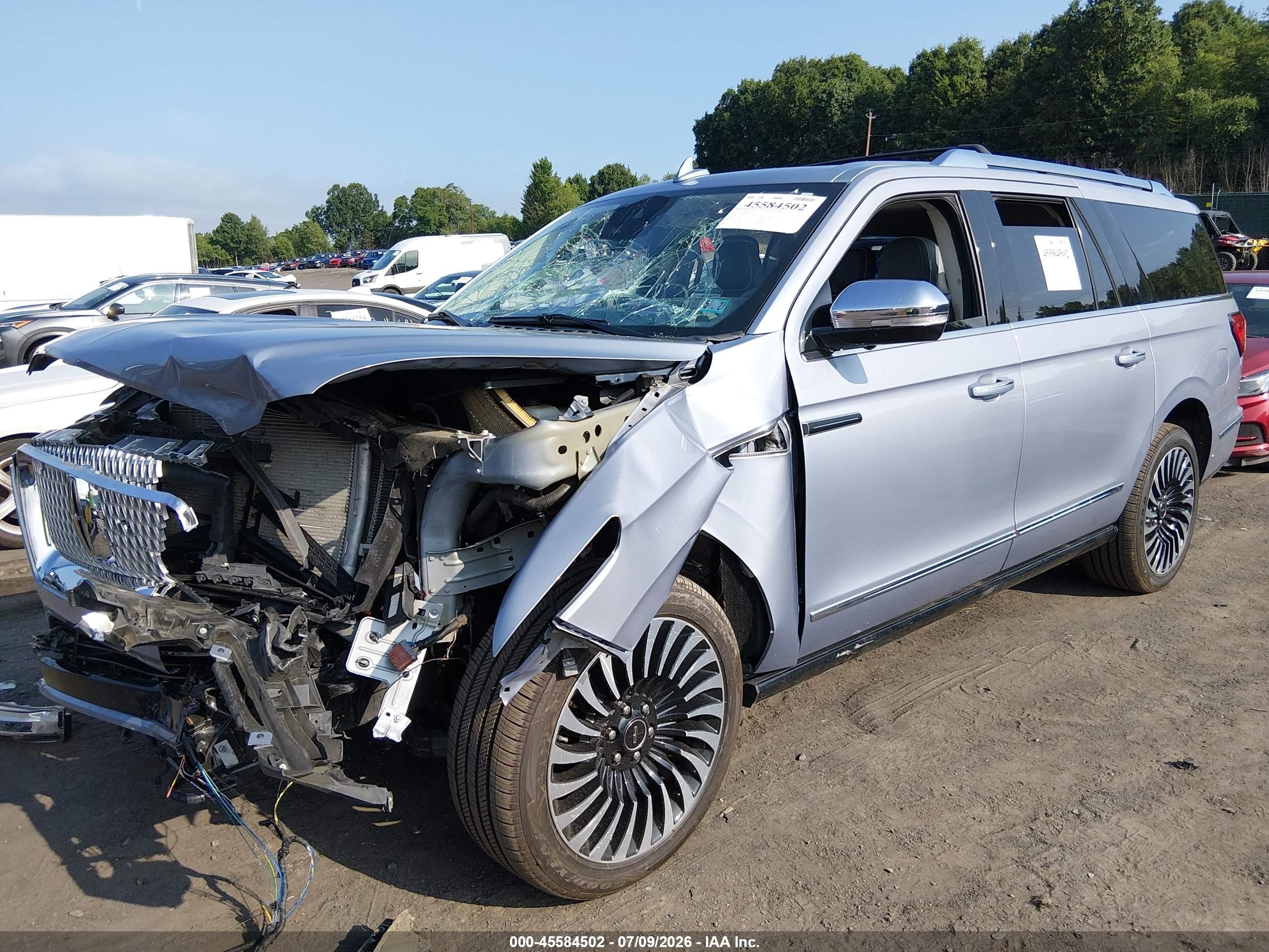 2021 Lincoln Navigator VIN 5LMJJ3TT0MEL00471 IAAI salvage auction — Front End, Salvage (Pennsylvania), sold $12,900 on 2026-09-14 (photo 2)