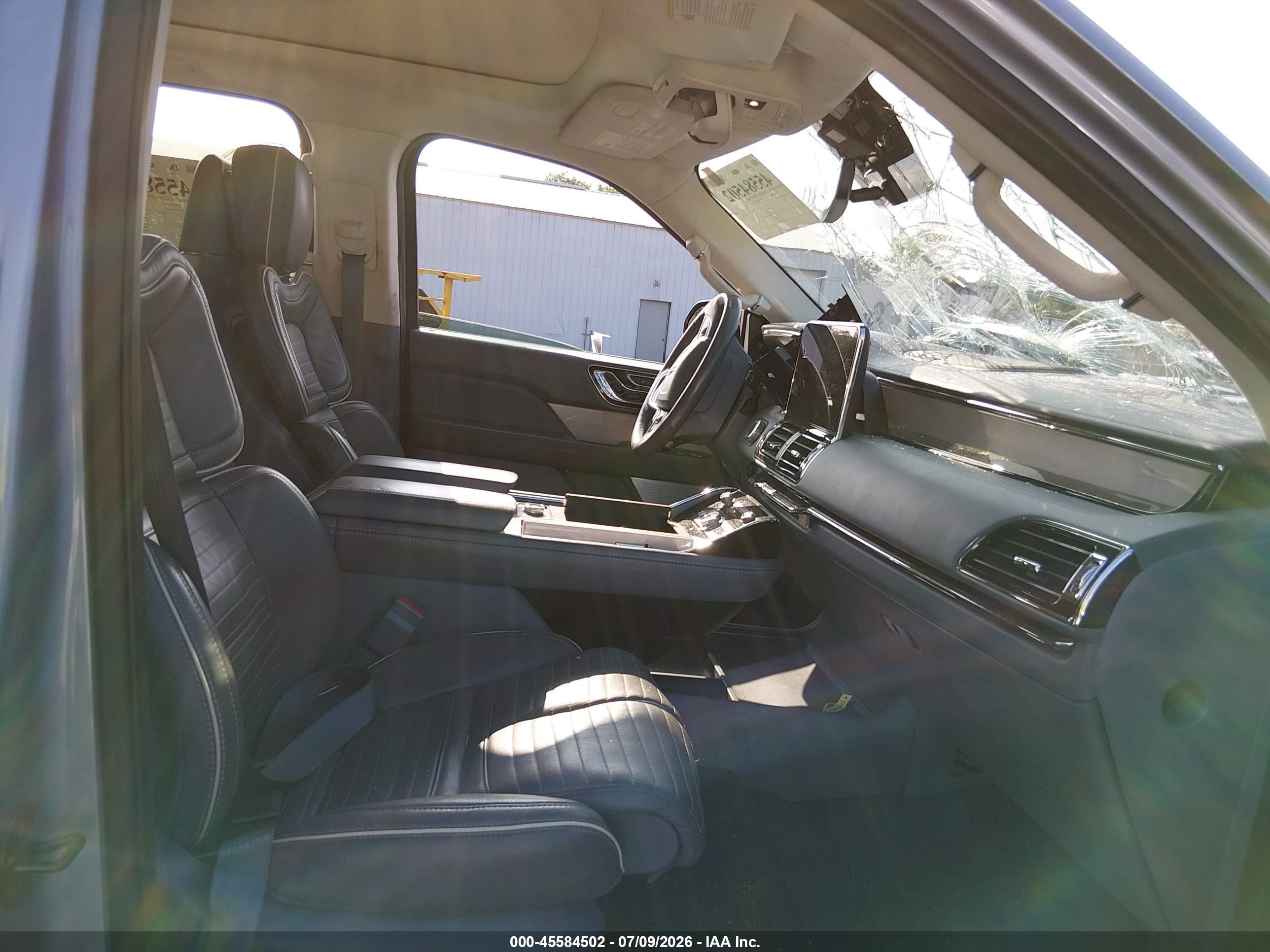2021 Lincoln Navigator VIN 5LMJJ3TT0MEL00471 IAAI salvage auction — Front End, Salvage (Pennsylvania), sold $12,900 on 2026-09-14 (photo 5)