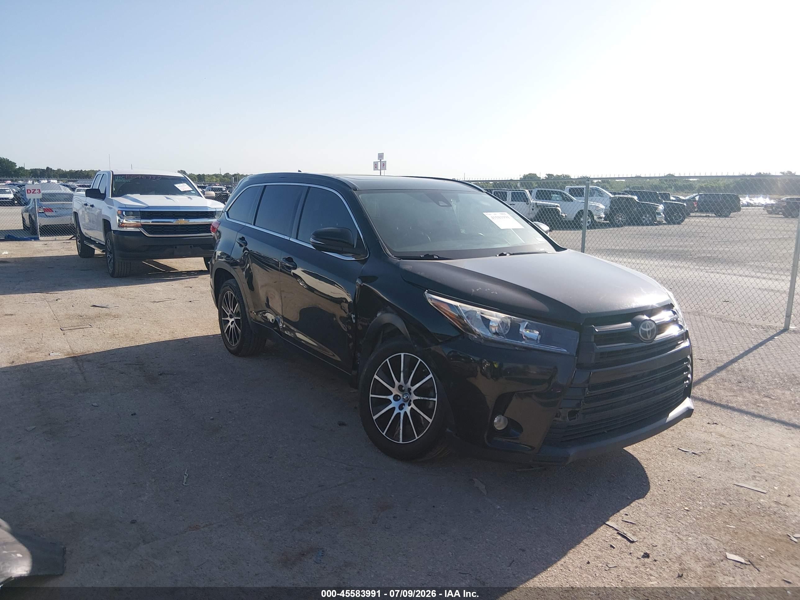 2017 Toyota Highlander VIN 5TDKZRFH8HS518902 — IAAI salvage auction photo