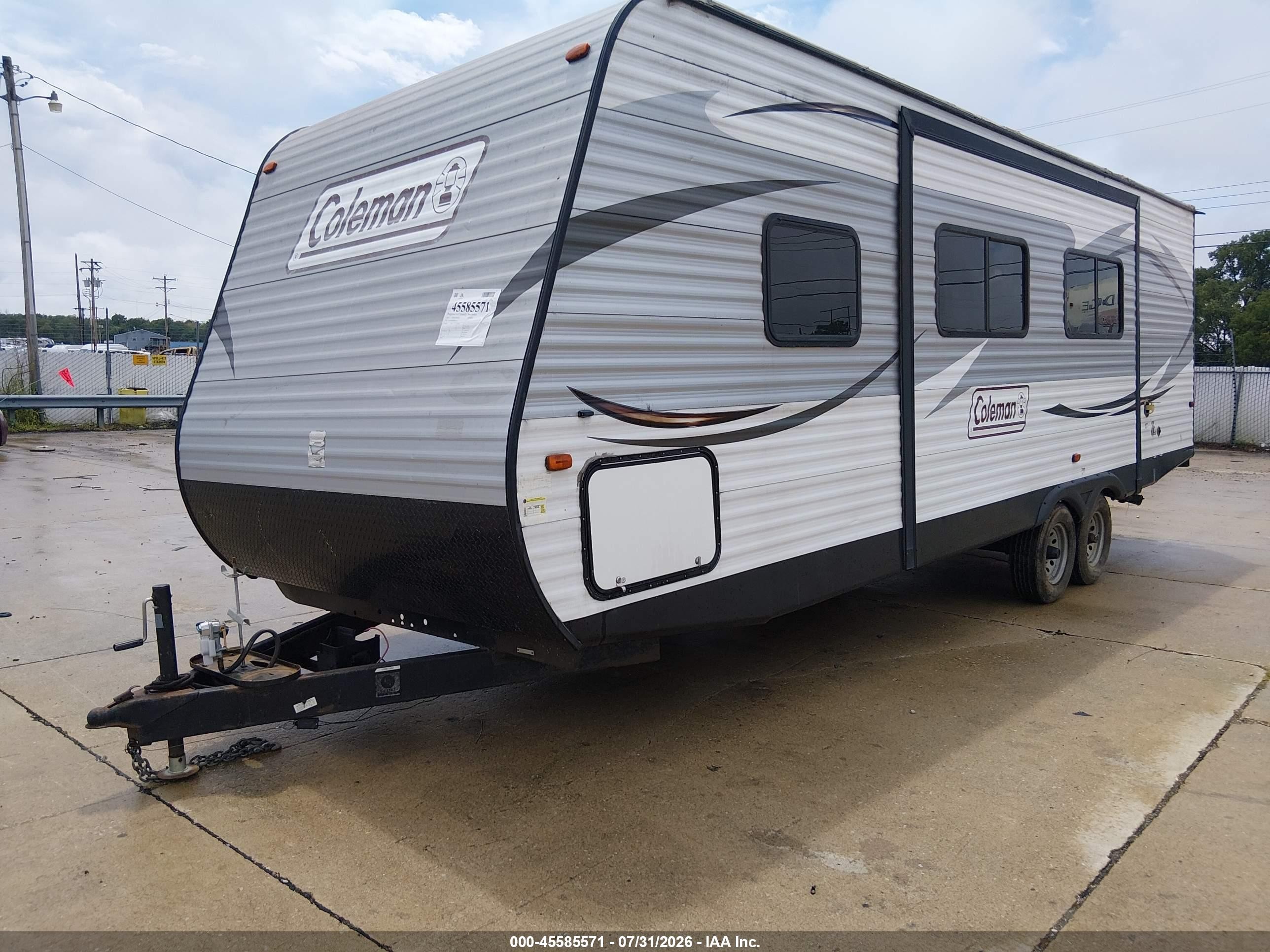 2015 Keystone Coleman VIN 4YDT26228FH932124 IAAI salvage auction — Side, Salvage (Illinois), sold $1,050 on 2026-09-16 (photo 2)