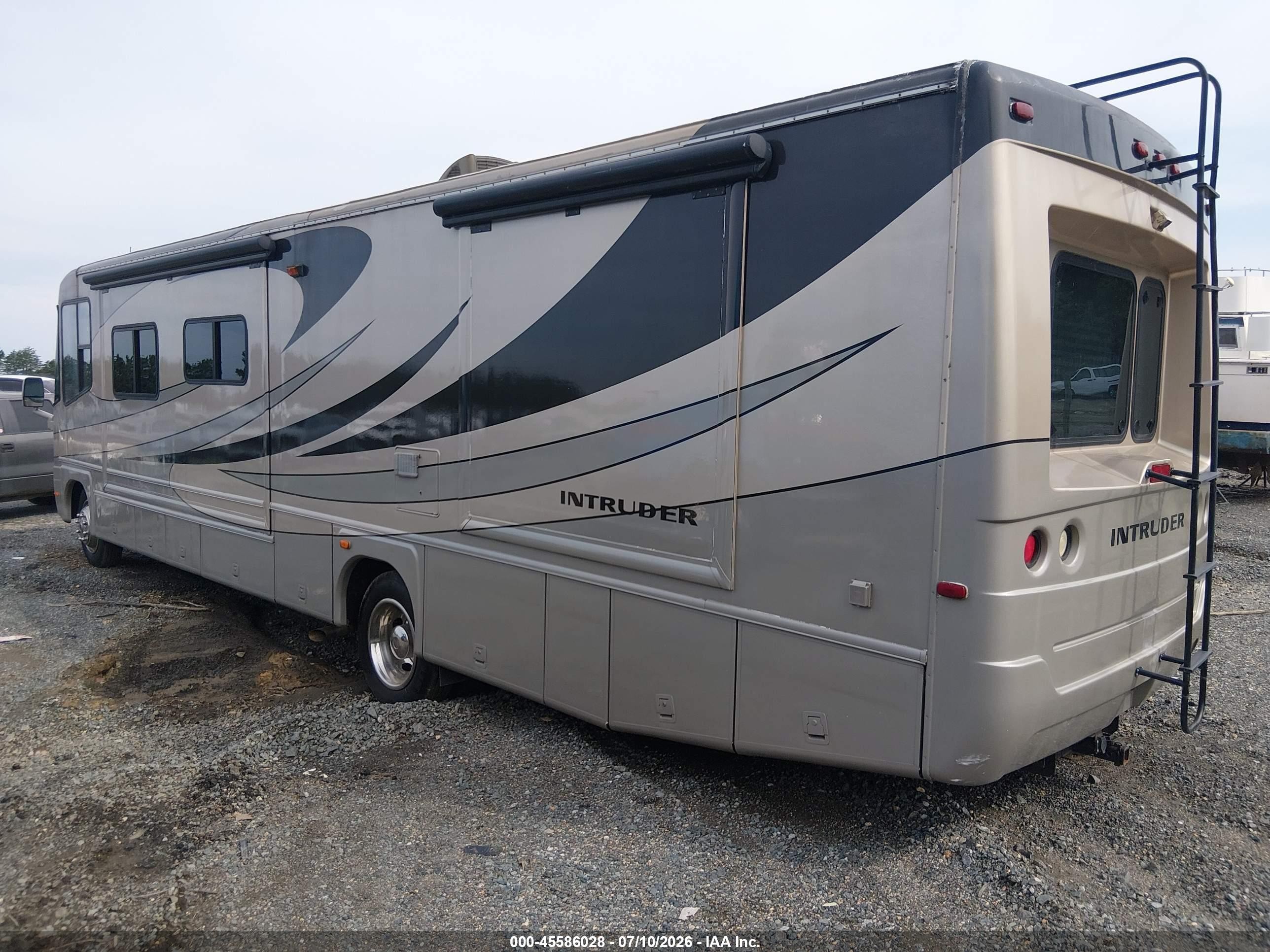 2005 Workhorse Custom Chassis Motorhome Chassis VIN 5B4MP67G453402845 IAAI salvage auction — Side, Salvage (Virginia), sold $30,000 on 2026-09-10 (photo 3)