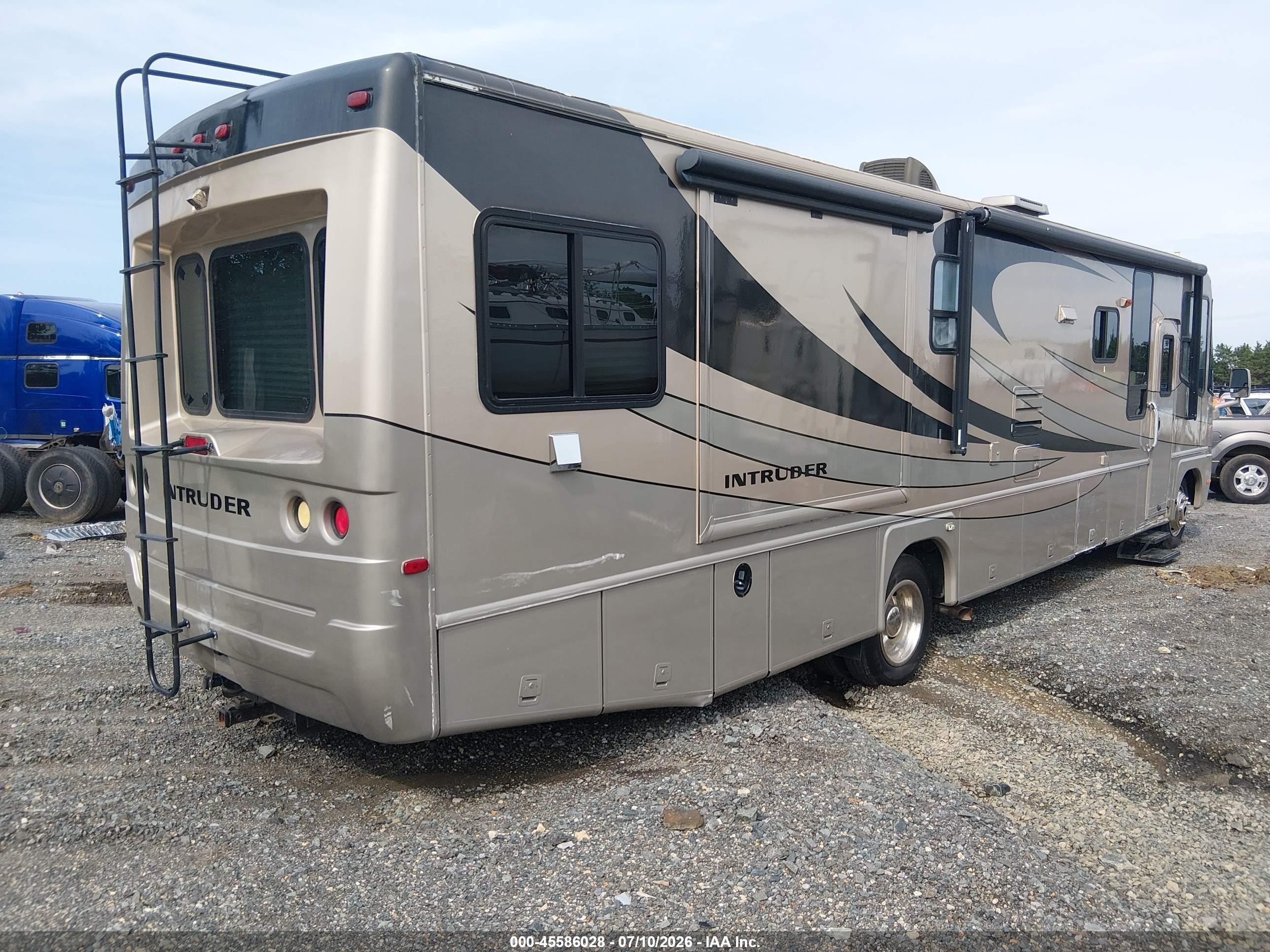 2005 Workhorse Custom Chassis Motorhome Chassis VIN 5B4MP67G453402845 IAAI salvage auction — Side, Salvage (Virginia), sold $30,000 on 2026-09-10 (photo 4)