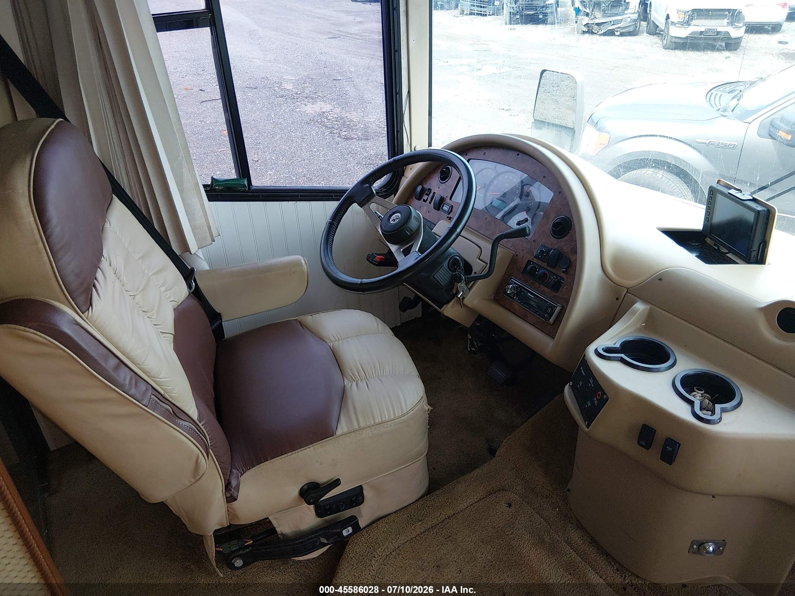 2005 Workhorse Custom Chassis Motorhome Chassis VIN 5B4MP67G453402845 IAAI salvage auction — Side, Salvage (Virginia), sold $30,000 on 2026-09-10 (photo 5)