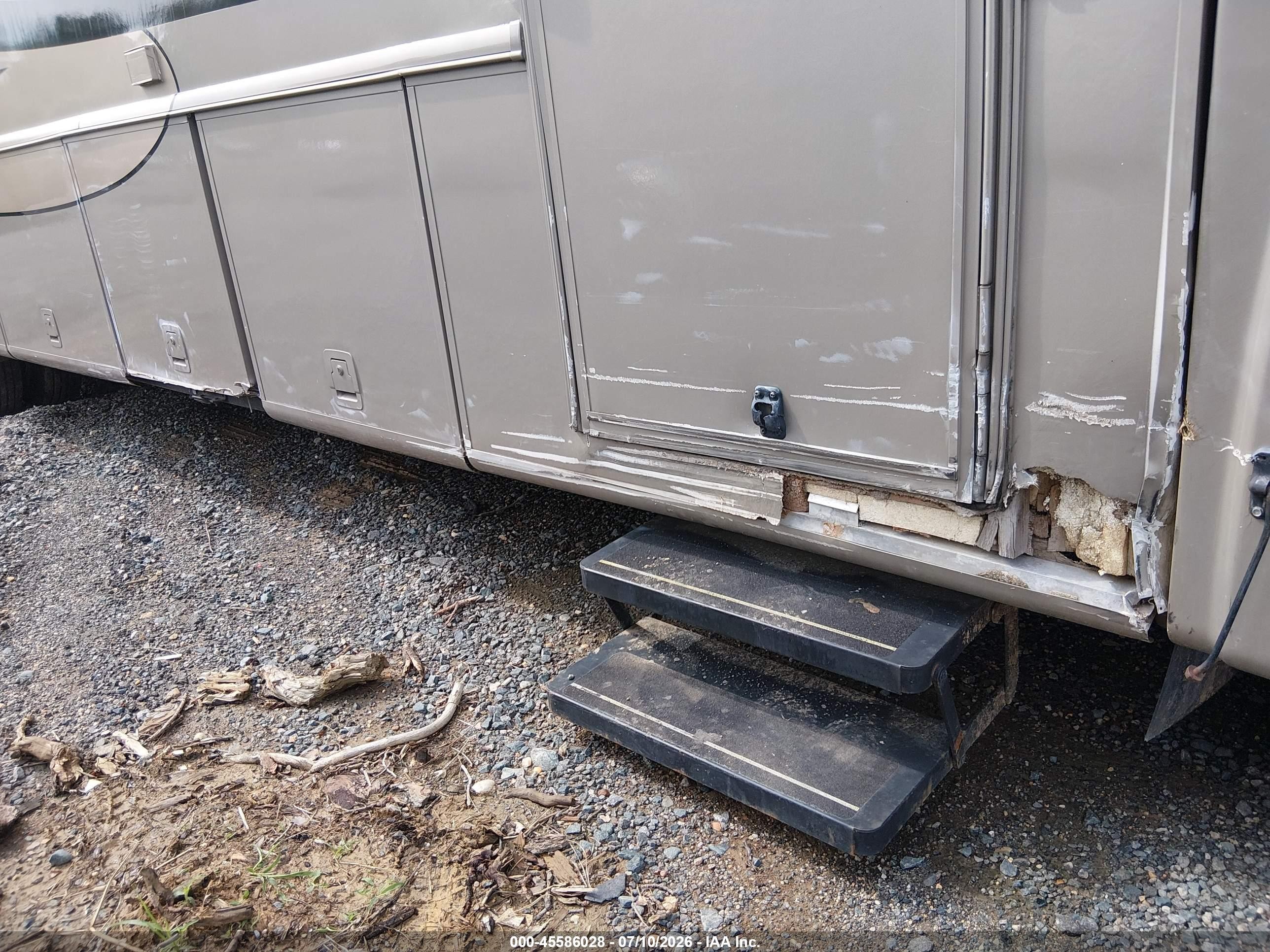 2005 Workhorse Custom Chassis Motorhome Chassis VIN 5B4MP67G453402845 IAAI salvage auction — Side, Salvage (Virginia), sold $30,000 on 2026-09-10 (photo 6)