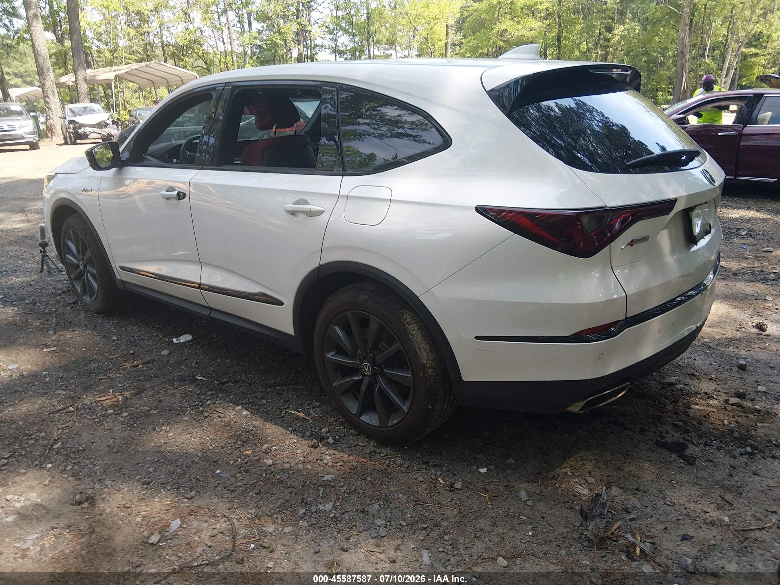 2025 Acura Mdx VIN 5J8YE1H0XSL028843 IAAI salvage auction — Theft, Salvage (Virginia), sold $25,000 on 2026-08-11 (photo 3)