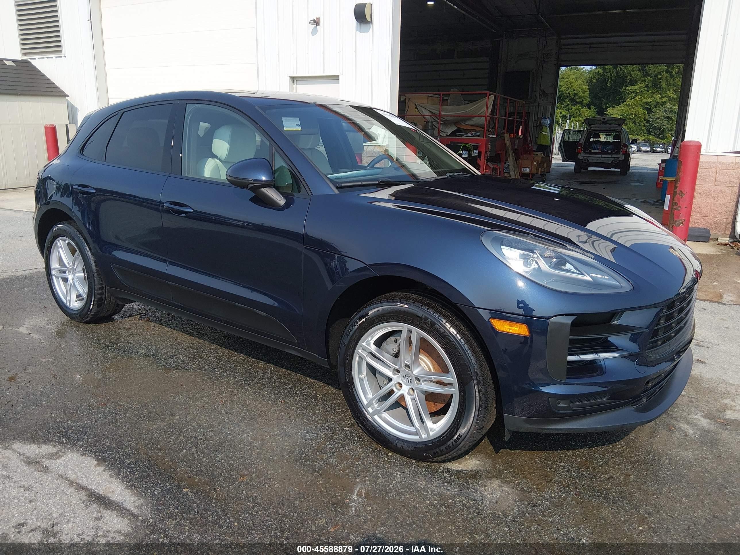 2019 Porsche Macan VIN WP1AB2A50KLB33393 IAAI salvage auction — Water/Flood, Junk Receipt (North Carolina), sold $9,850 on 2026-09-08 (photo 1)