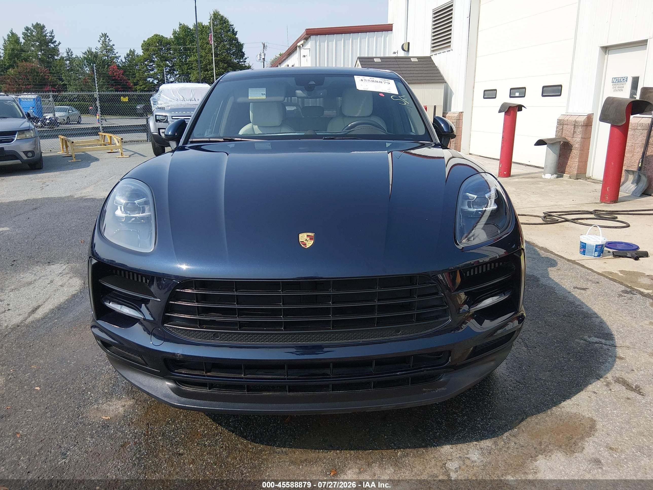 2019 Porsche Macan VIN WP1AB2A50KLB33393 IAAI salvage auction — Water/Flood, Junk Receipt (North Carolina), sold $9,850 on 2026-09-08 (photo 6)